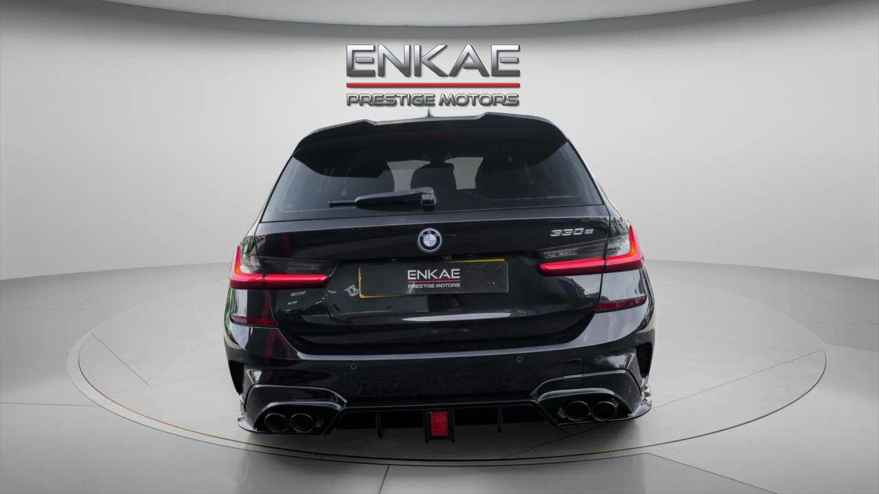 BMW 3 Series view 5