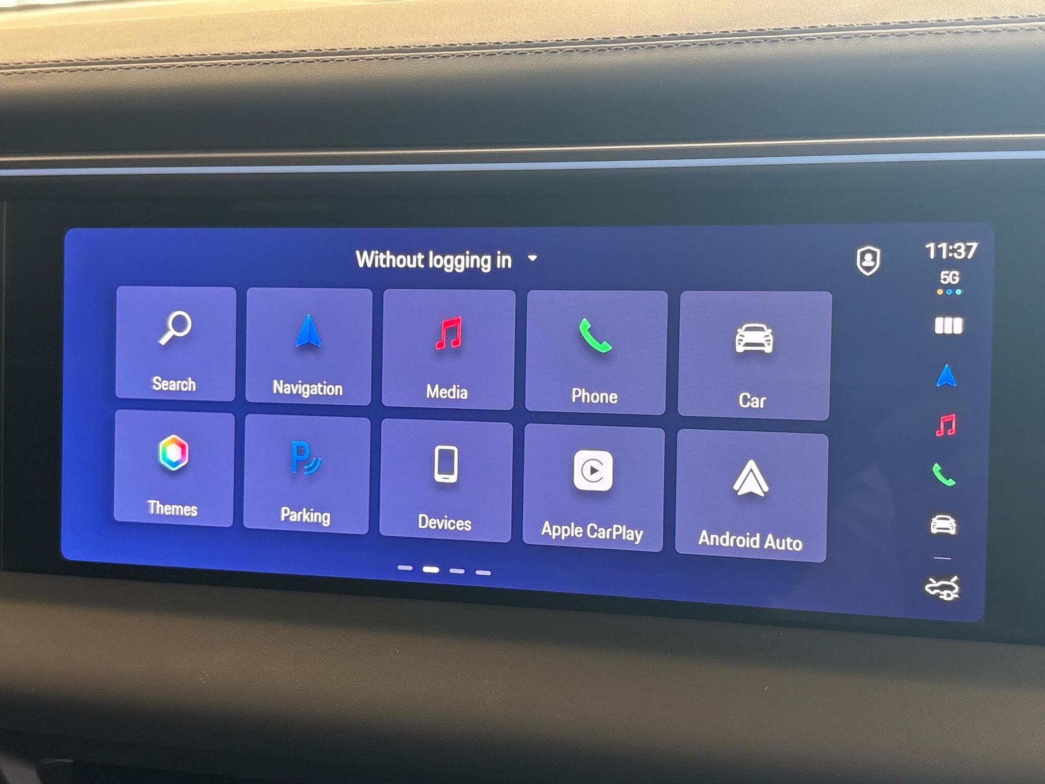 Porsche Macan view 31