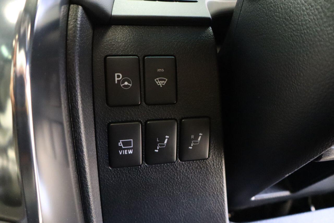 Toyota Alphard view 27