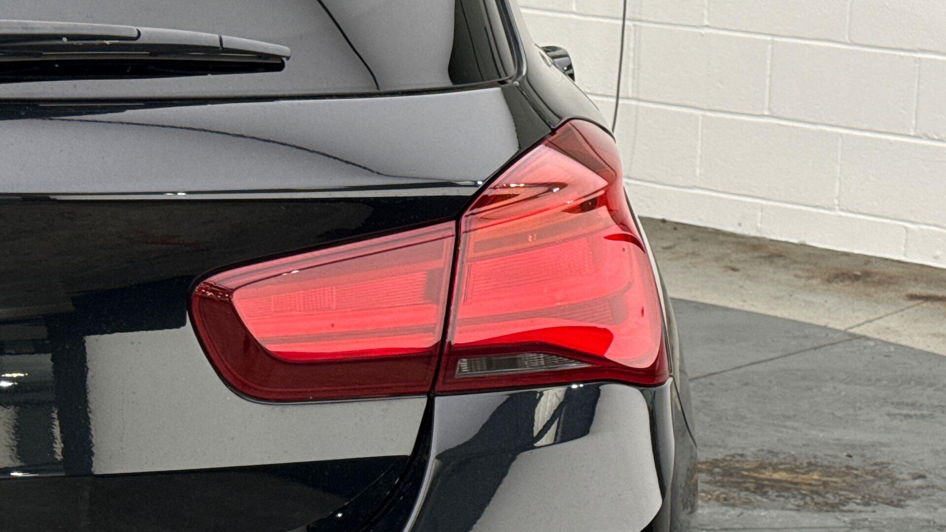 BMW 1 Series view 21