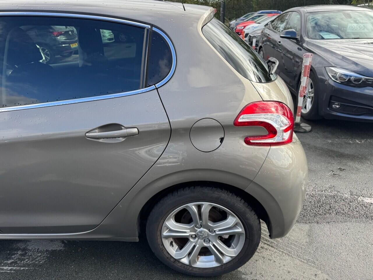 Peugeot 208 view 48