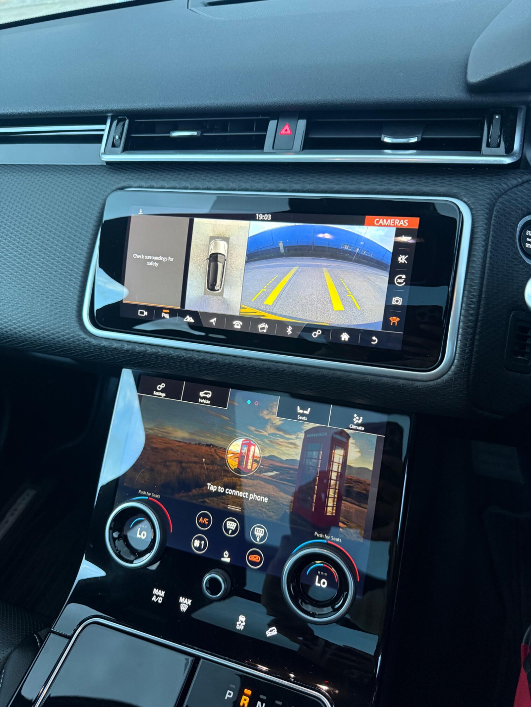 Land Rover Range Rover Velar view 17