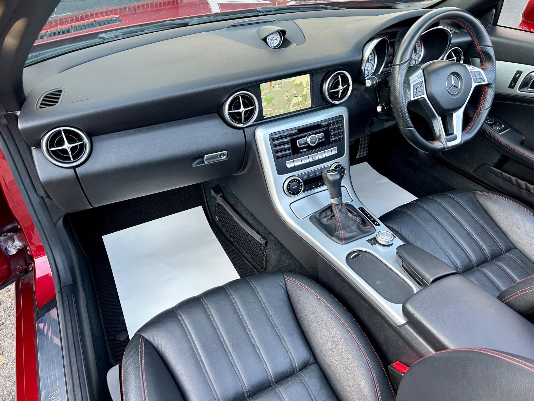 Mercedes-Benz SLK view 3