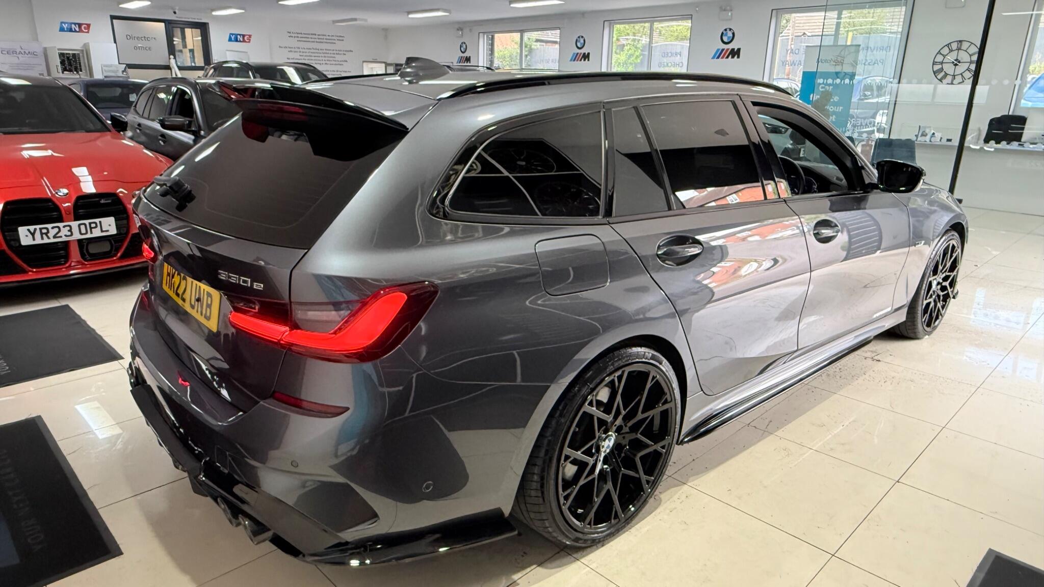 BMW 3 Series view 40