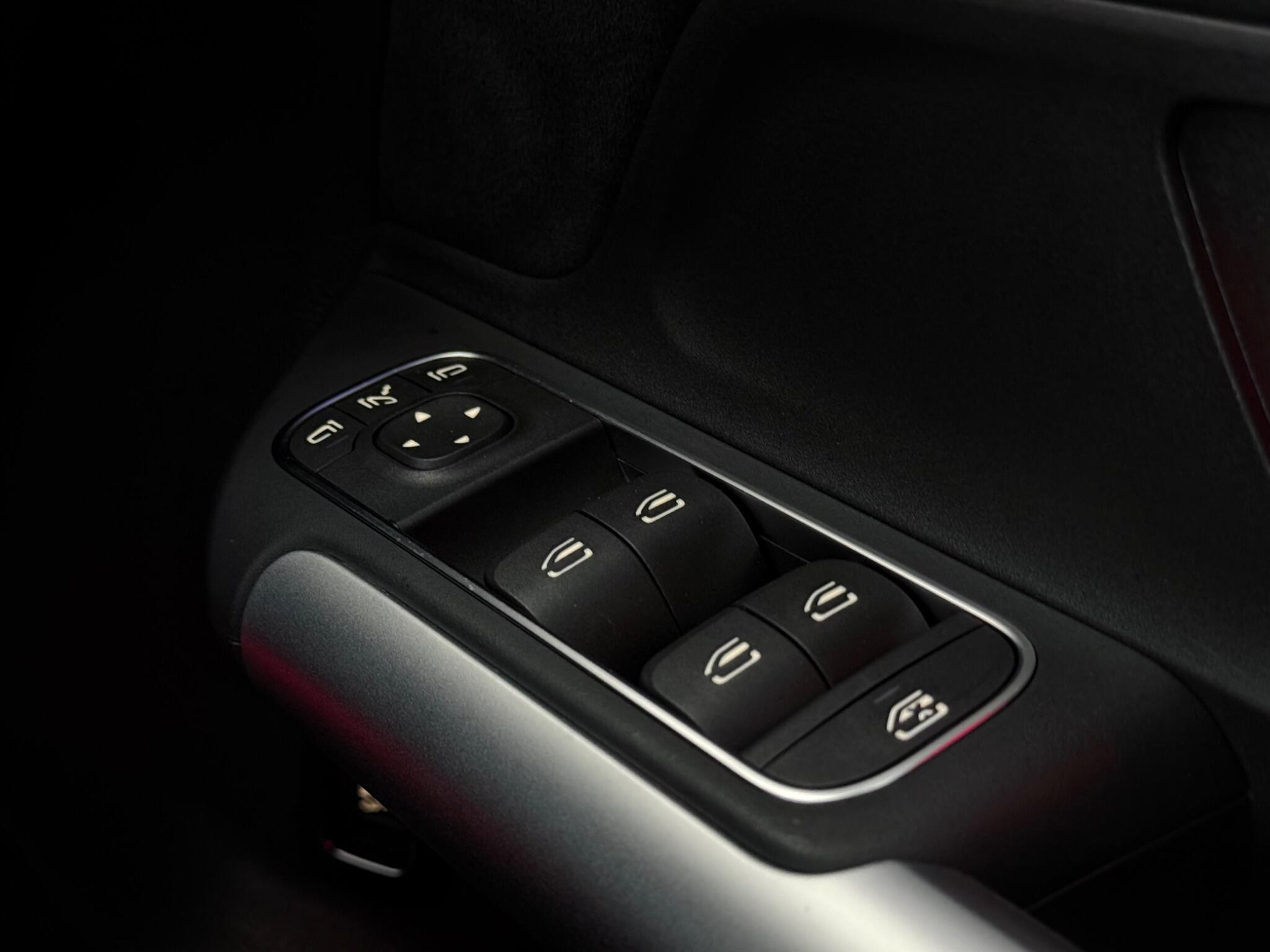 Mercedes-Benz Gla view 17