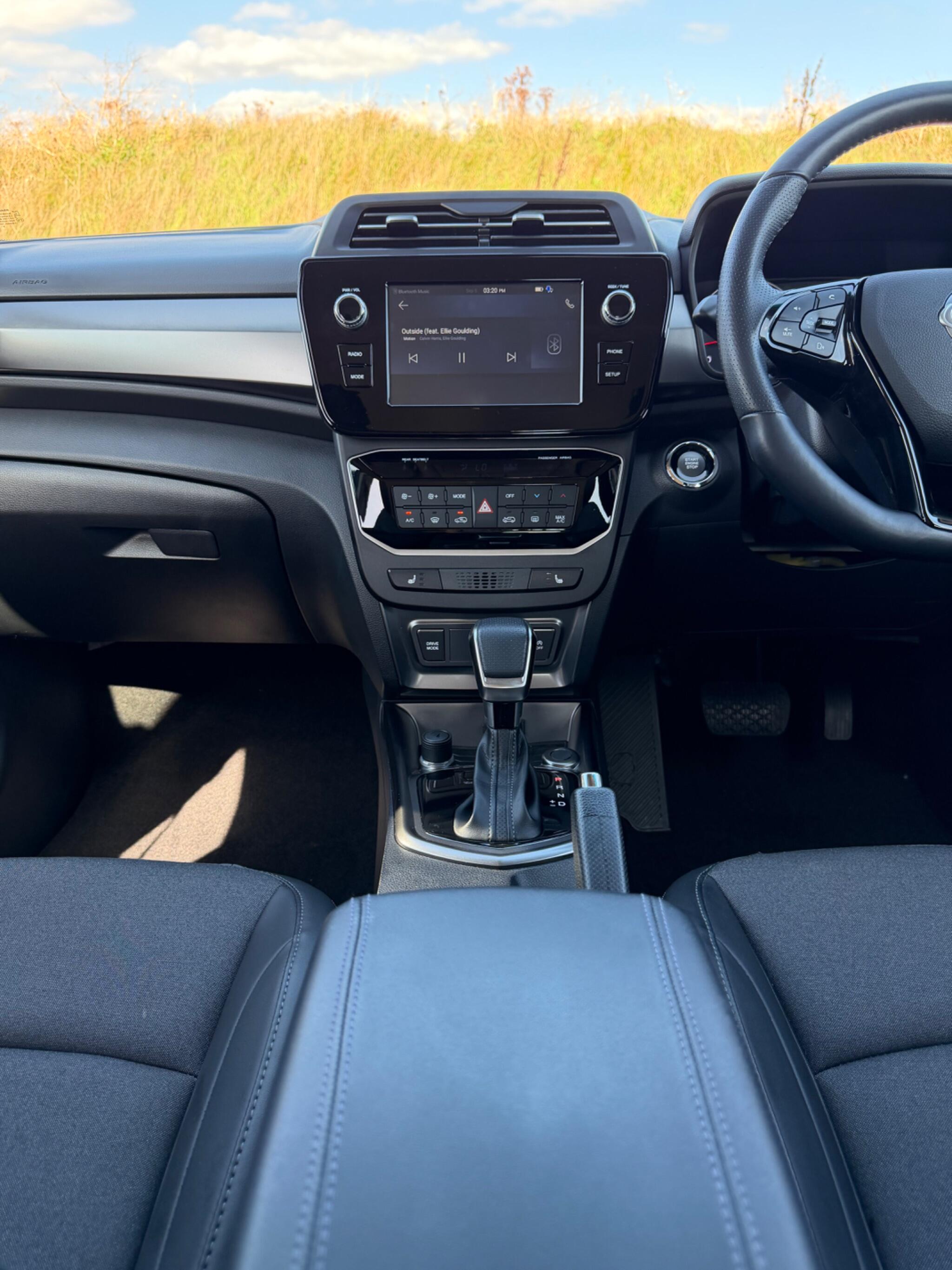 KGM Tivoli view 12