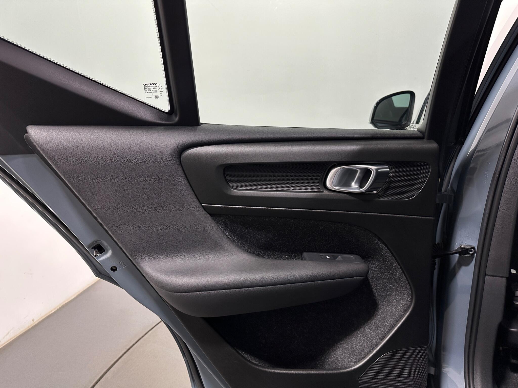 Volvo XC40 view 37