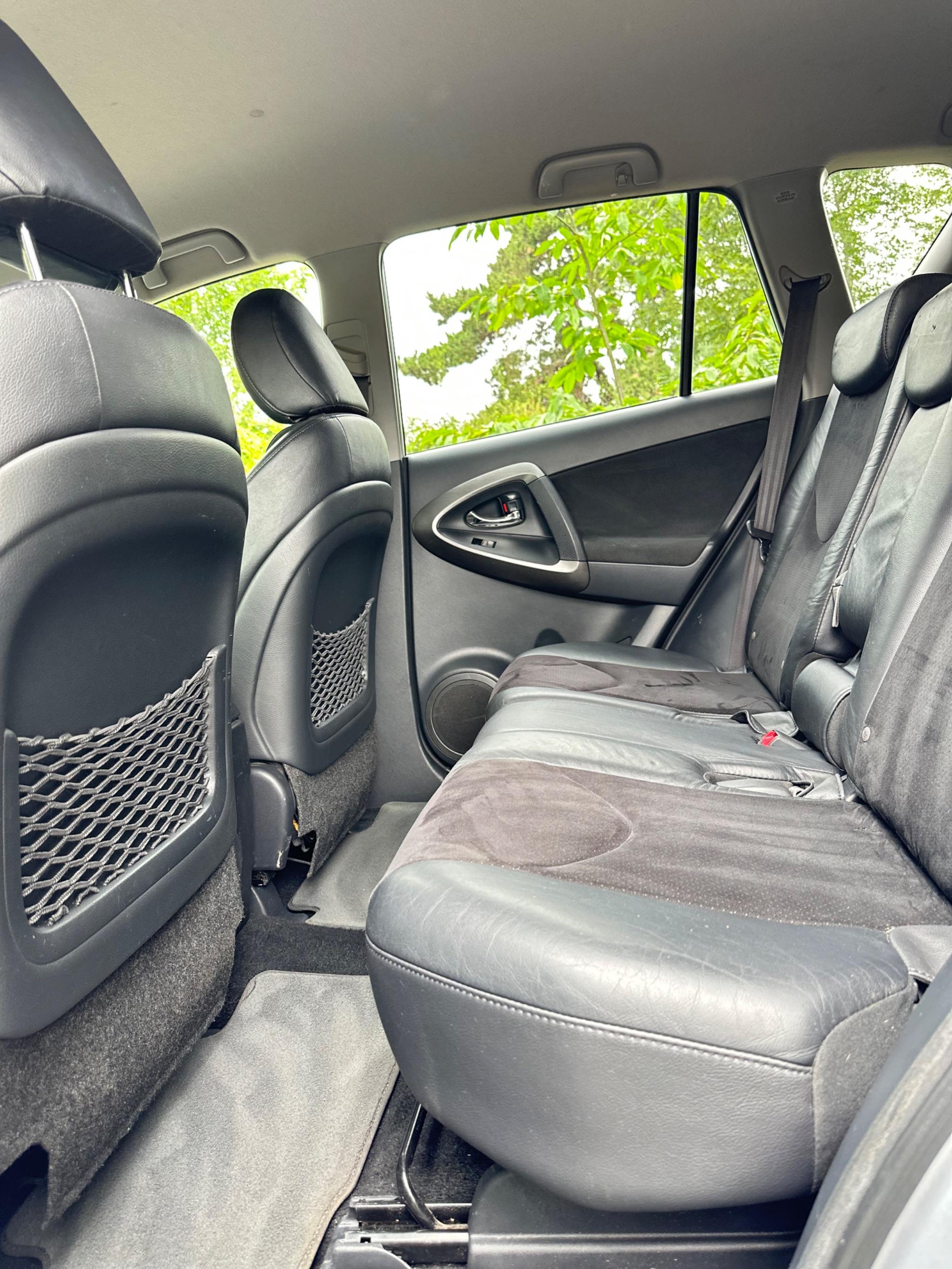 2010 Toyota RAV4 image 16
