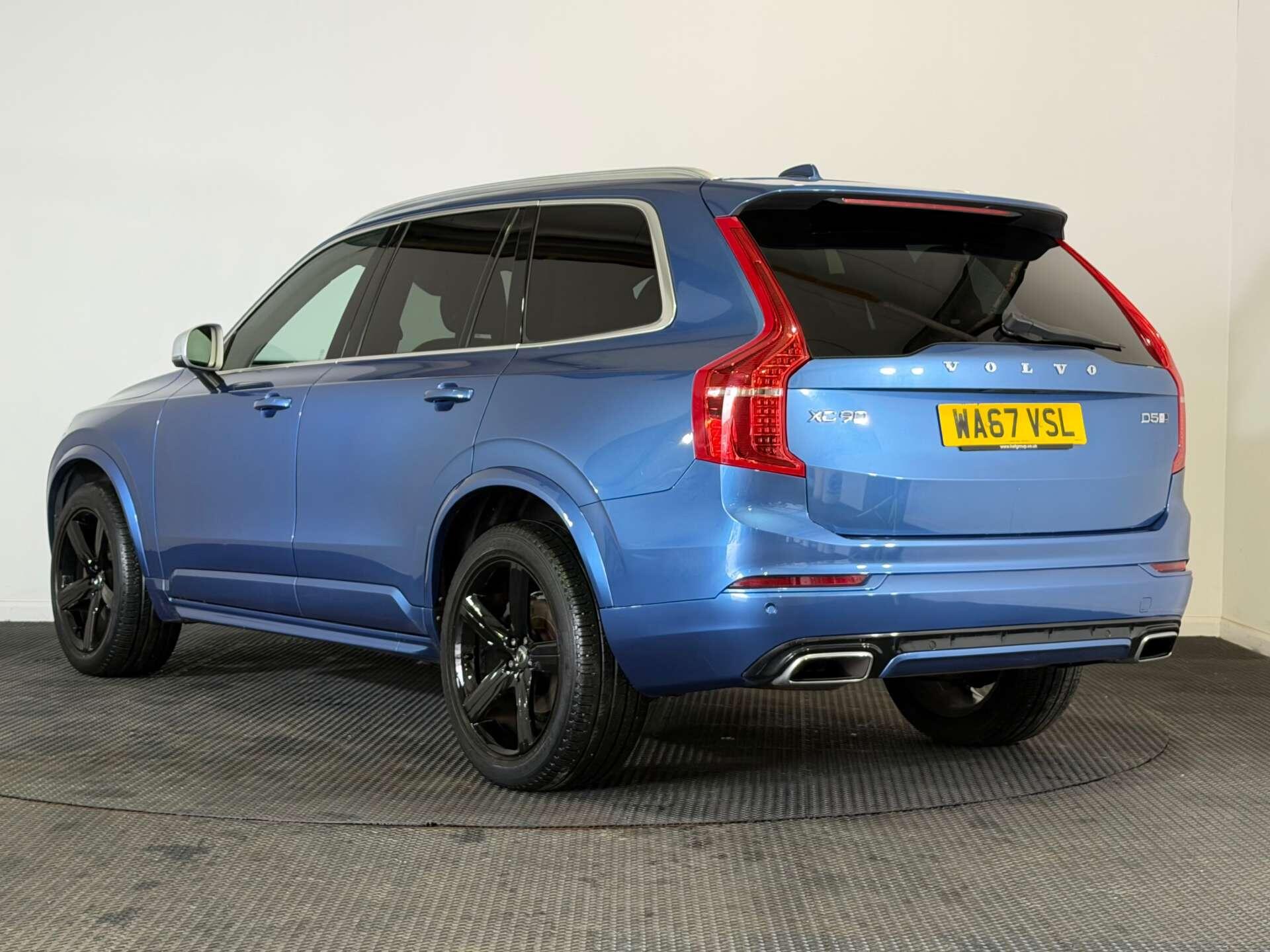 Volvo XC90 view 5