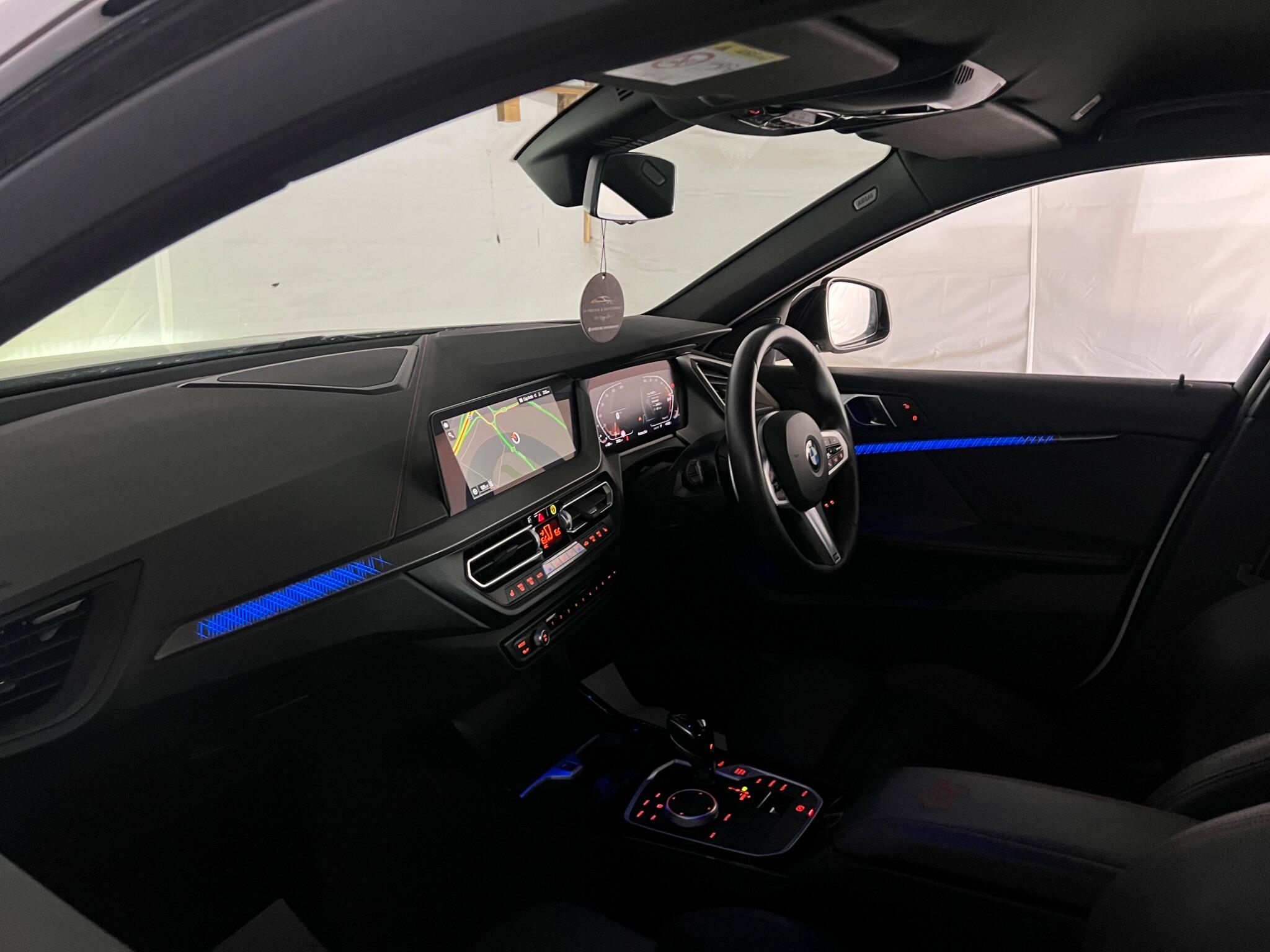 BMW 1 Series view 17