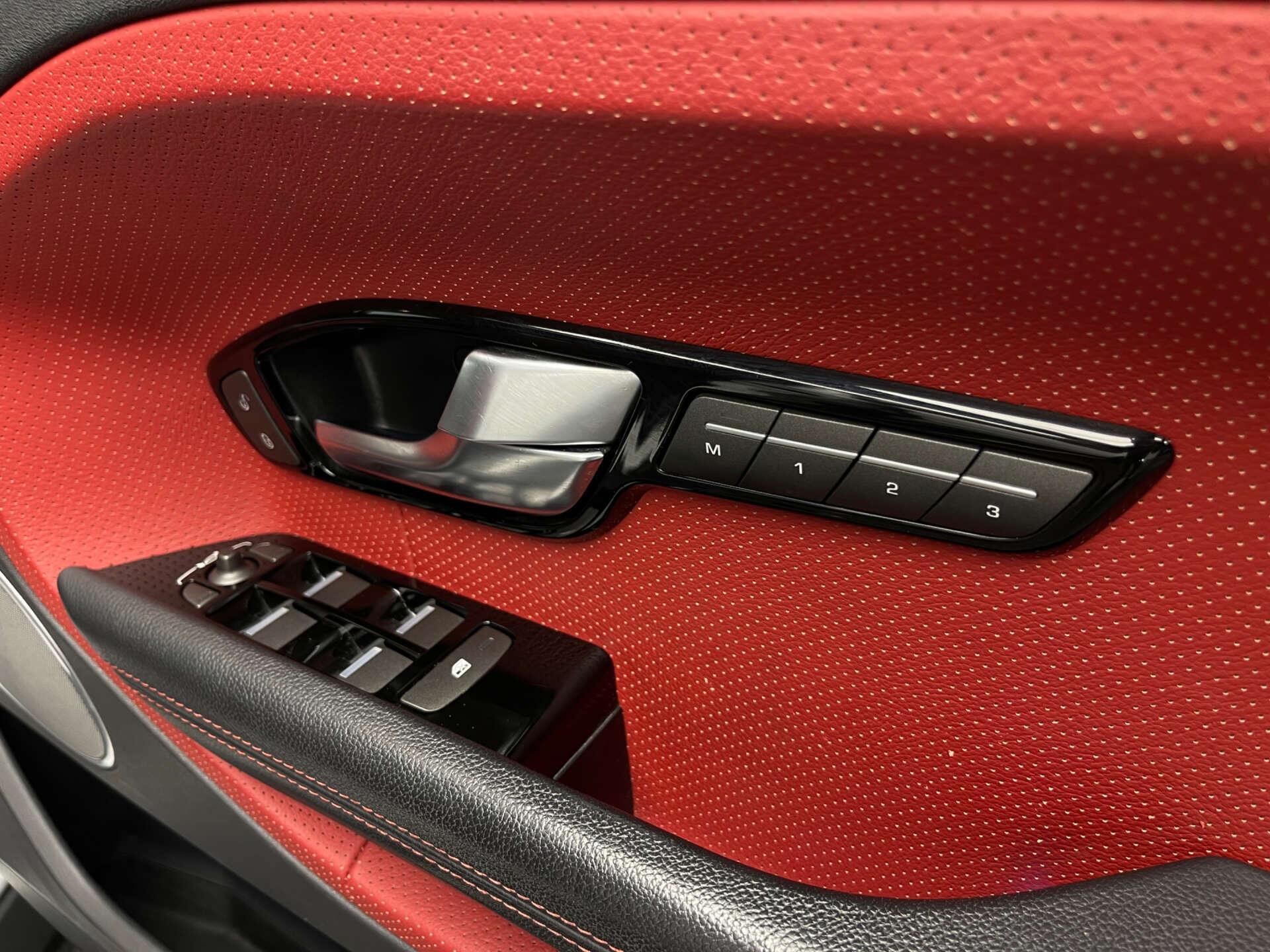 Land Rover Range Rover Evoque view 14