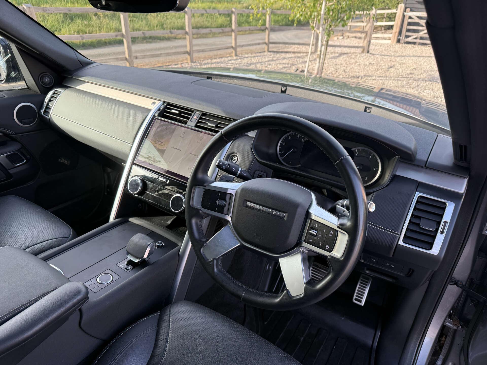 Land Rover Discovery view 23