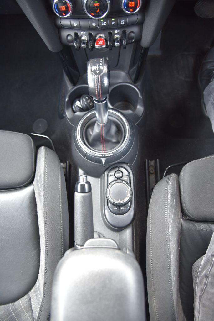 Mini Cooper view 34