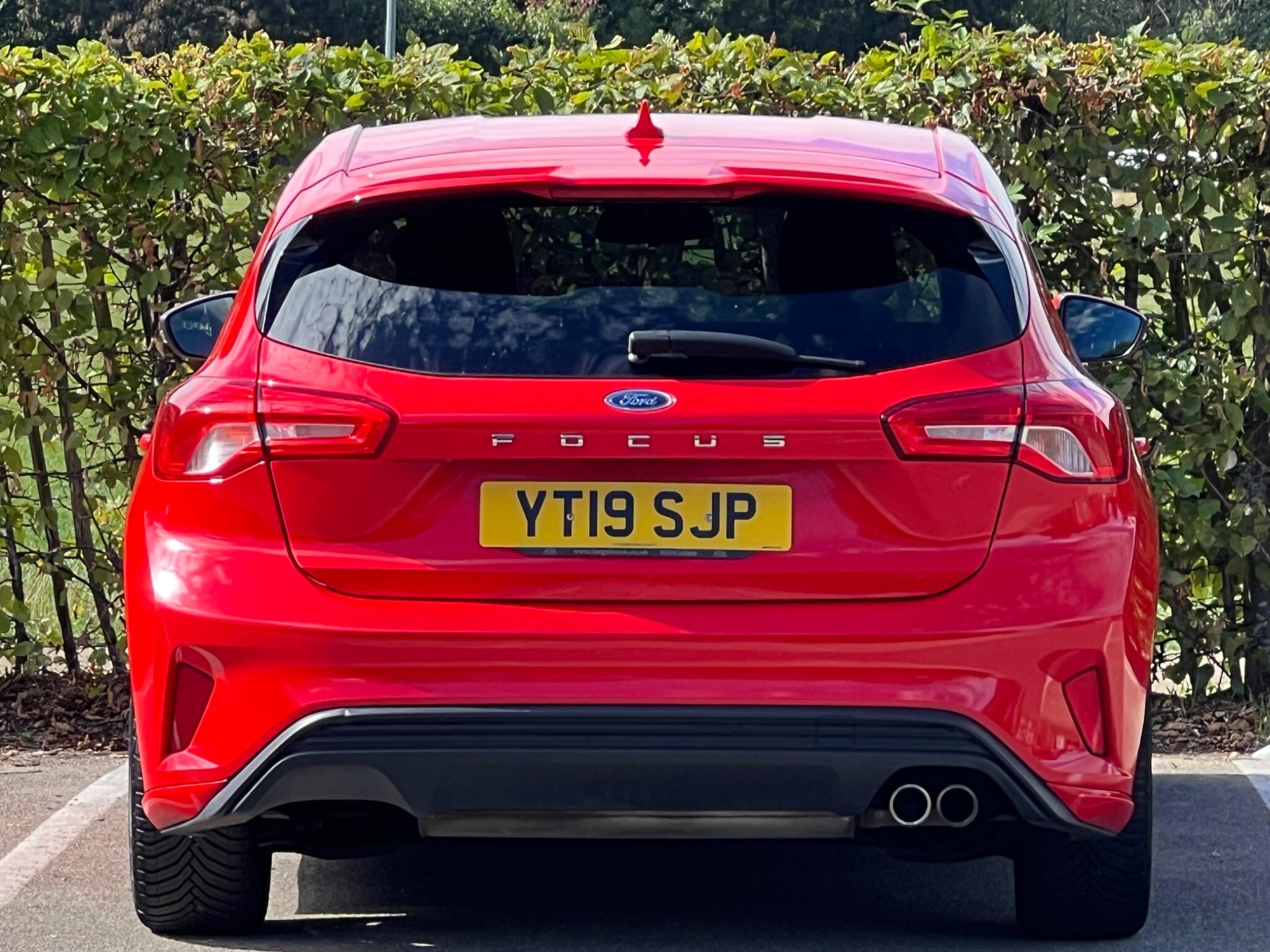Ford Focus view 10