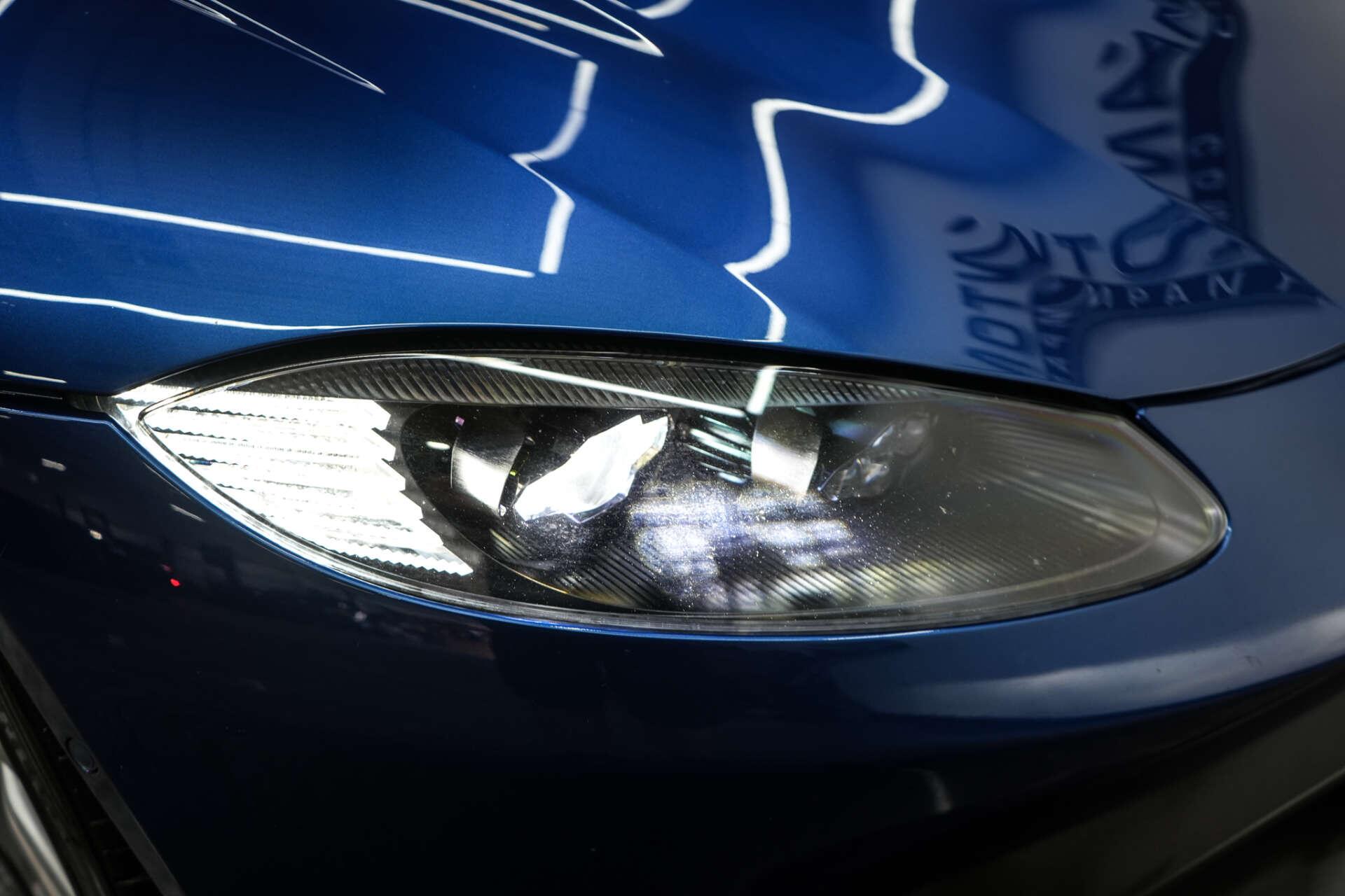 Aston Martin Vantage view 45