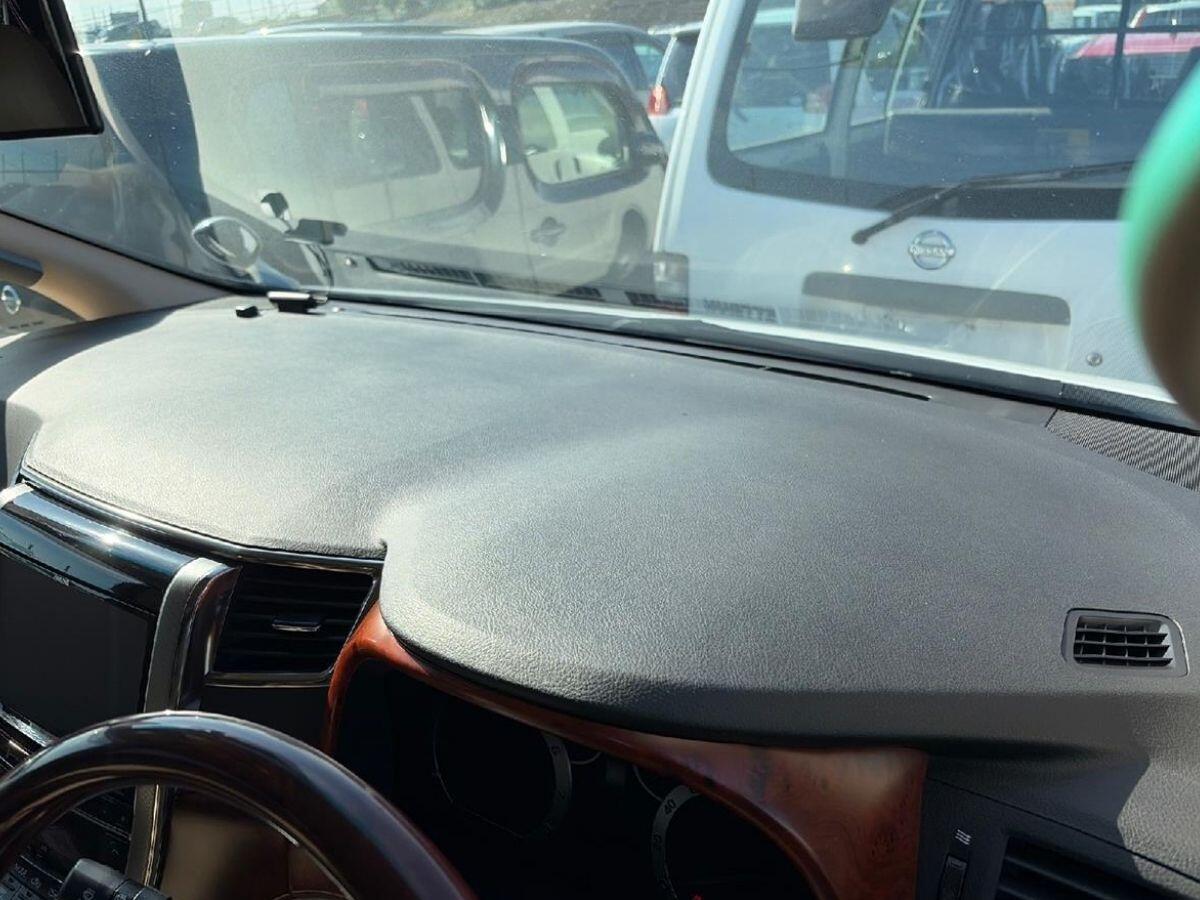Toyota Vellfire view 19