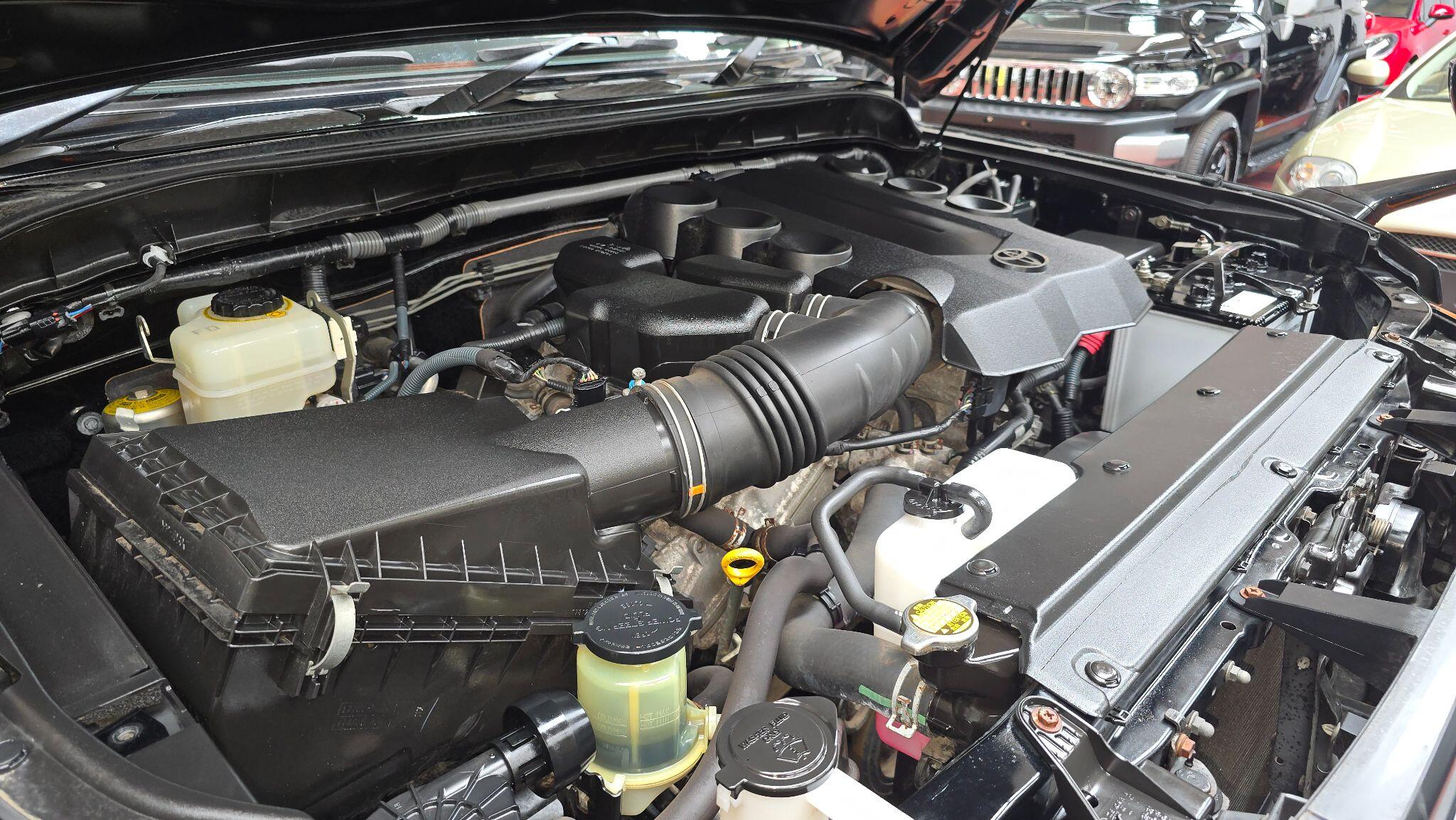 Toyota FJ Cruiser view 14