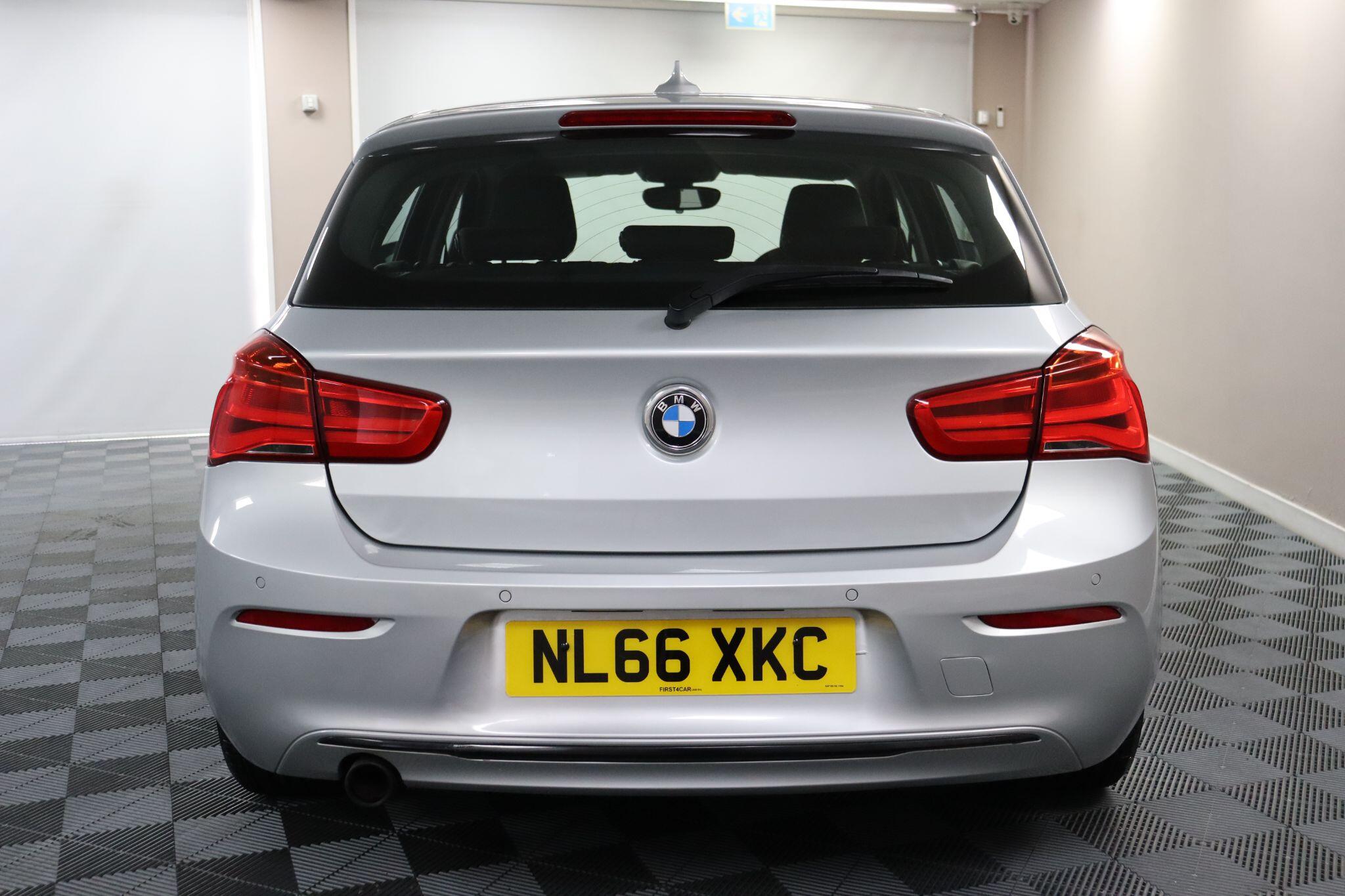 BMW 1 Series view 8