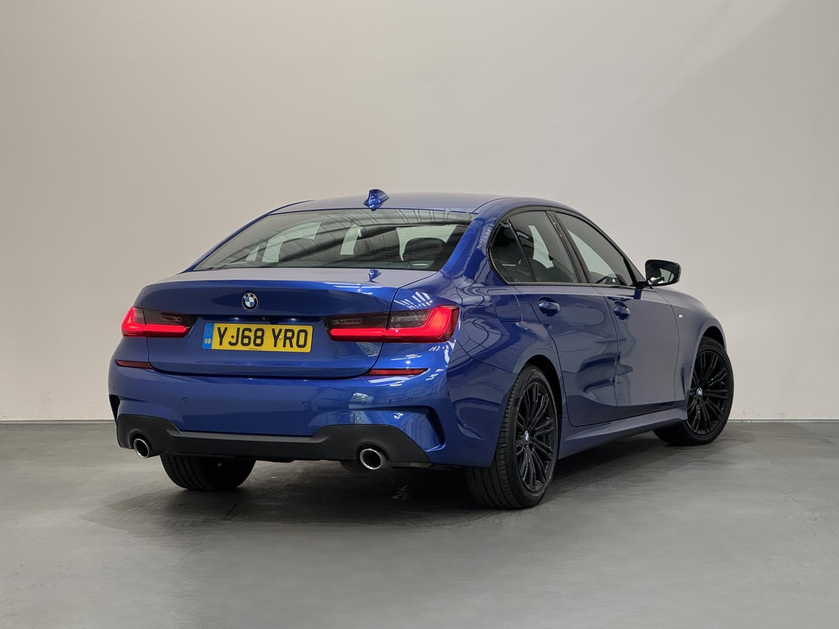 BMW 3 Series view 13
