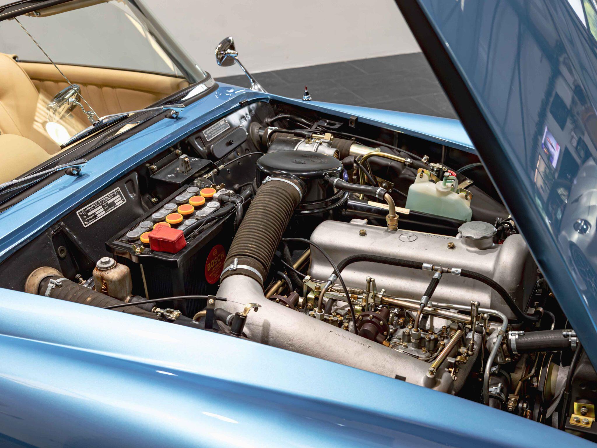 Mercedes-Benz 190 SL view 23