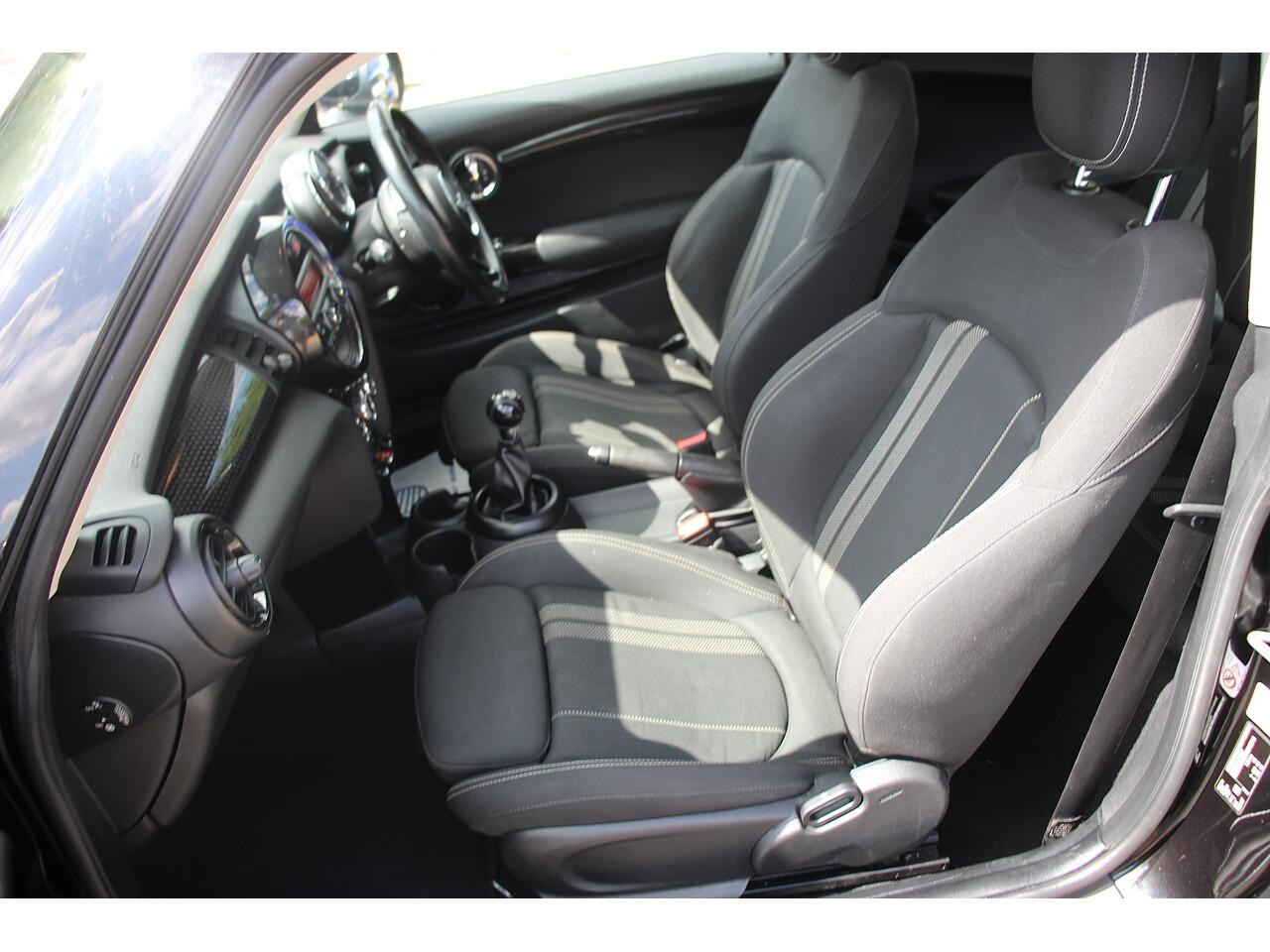 Mini Cooper view 16