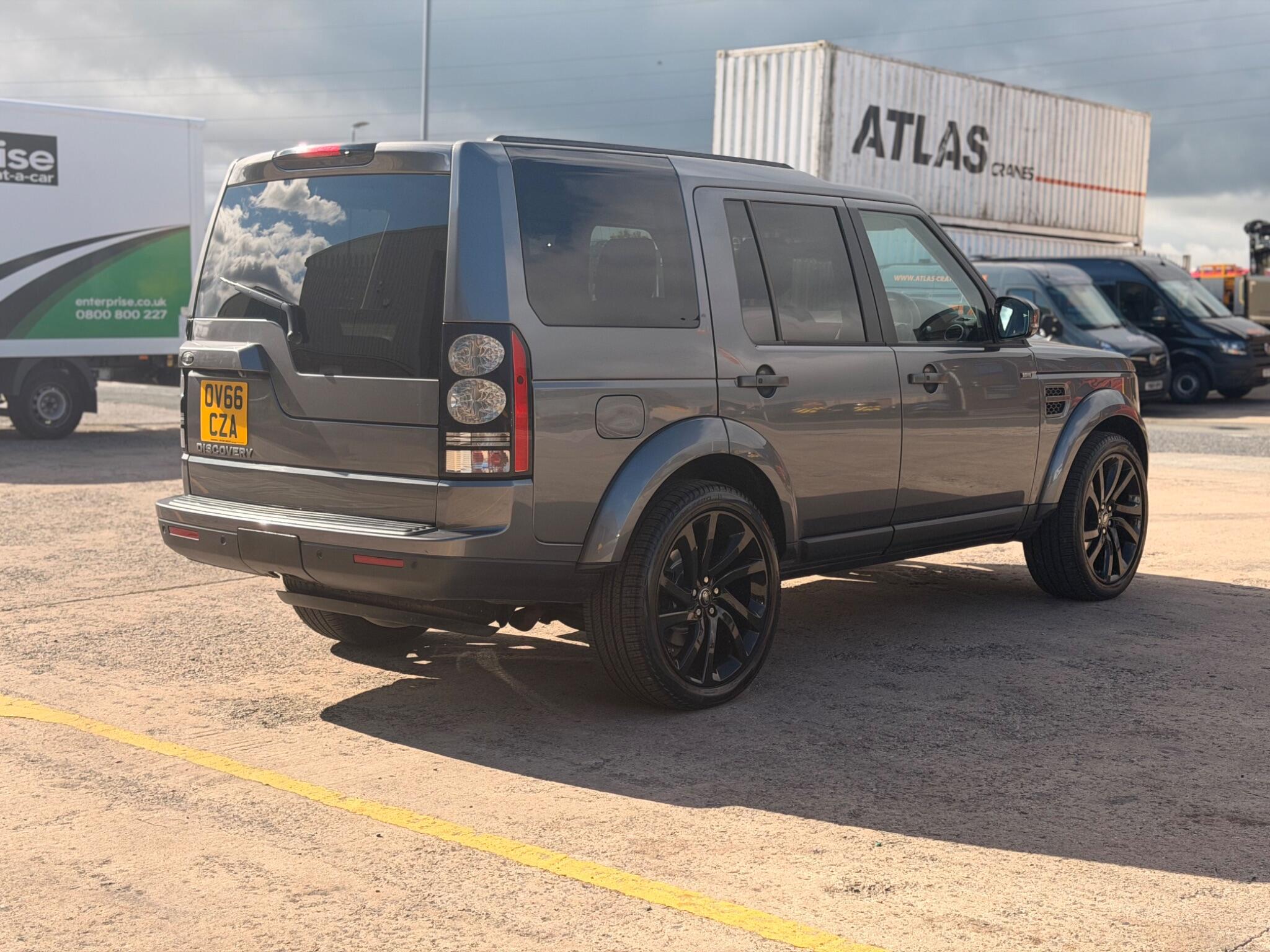 Land Rover Discovery view 19