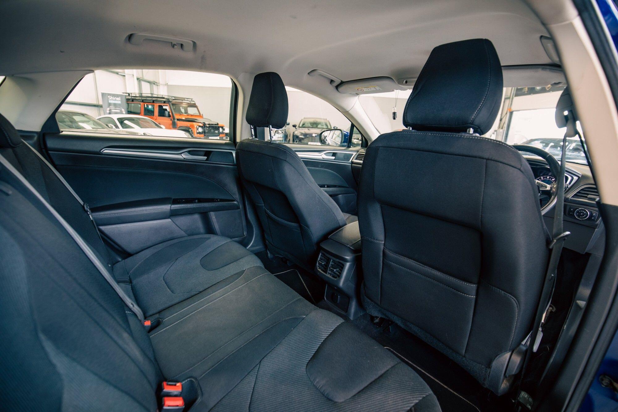 Ford Mondeo view 8