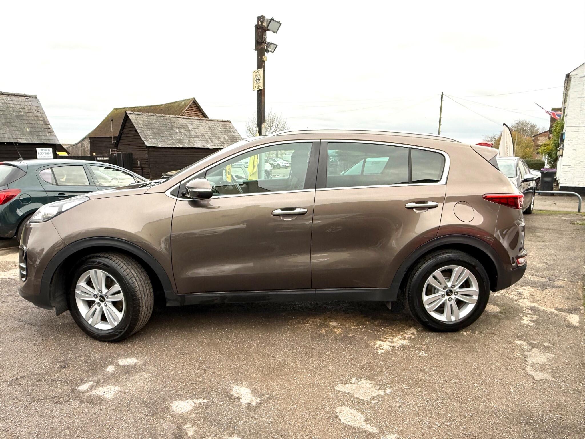 2018 Kia Sportage 1.6 GDi 2 Euro 6 (s/s) 5dr • 119,722 miles image 18