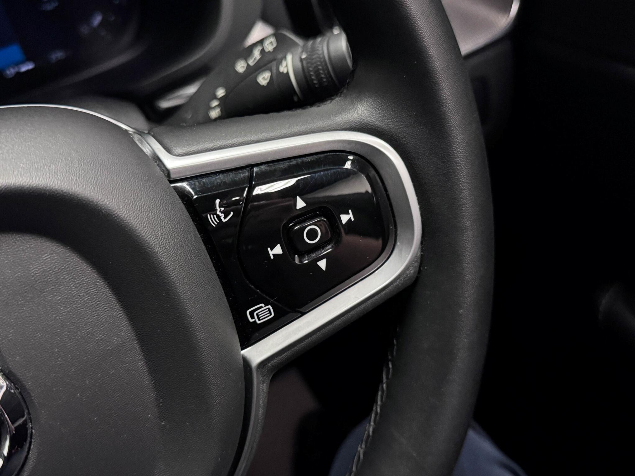 Volvo XC60 view 17