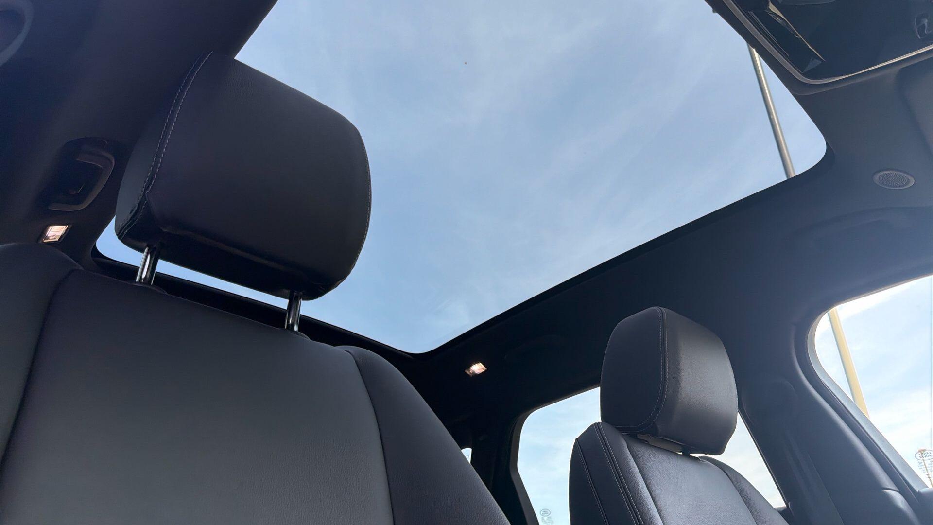 Land Rover Range Rover Velar view 28