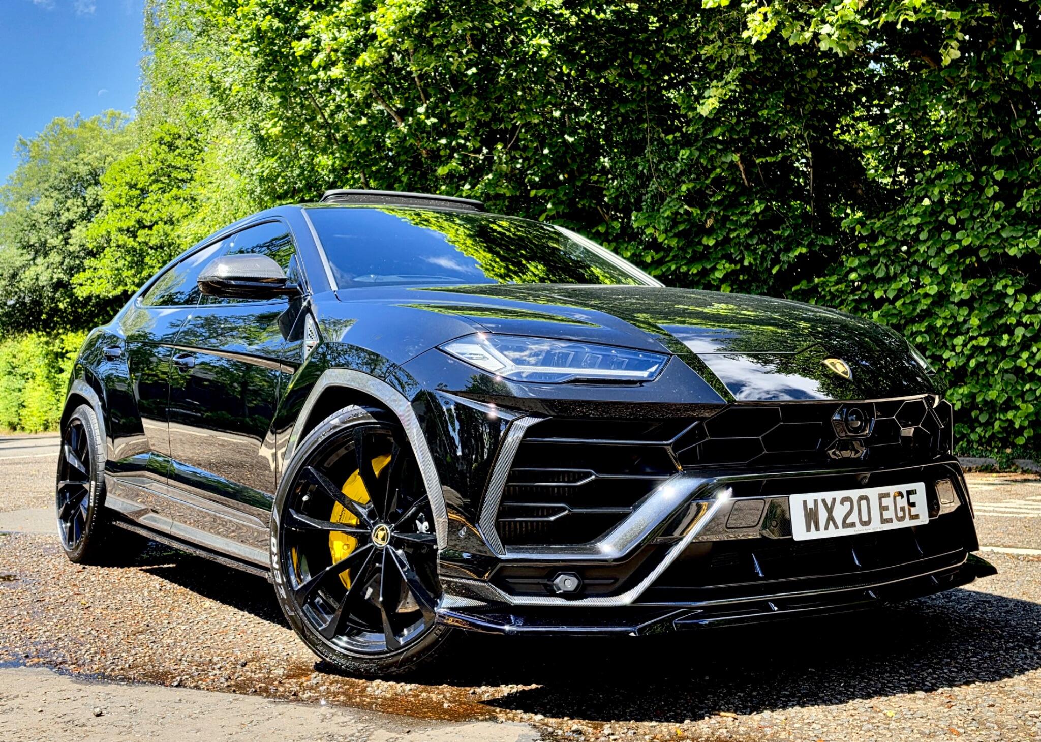 Lamborghini Urus view 9