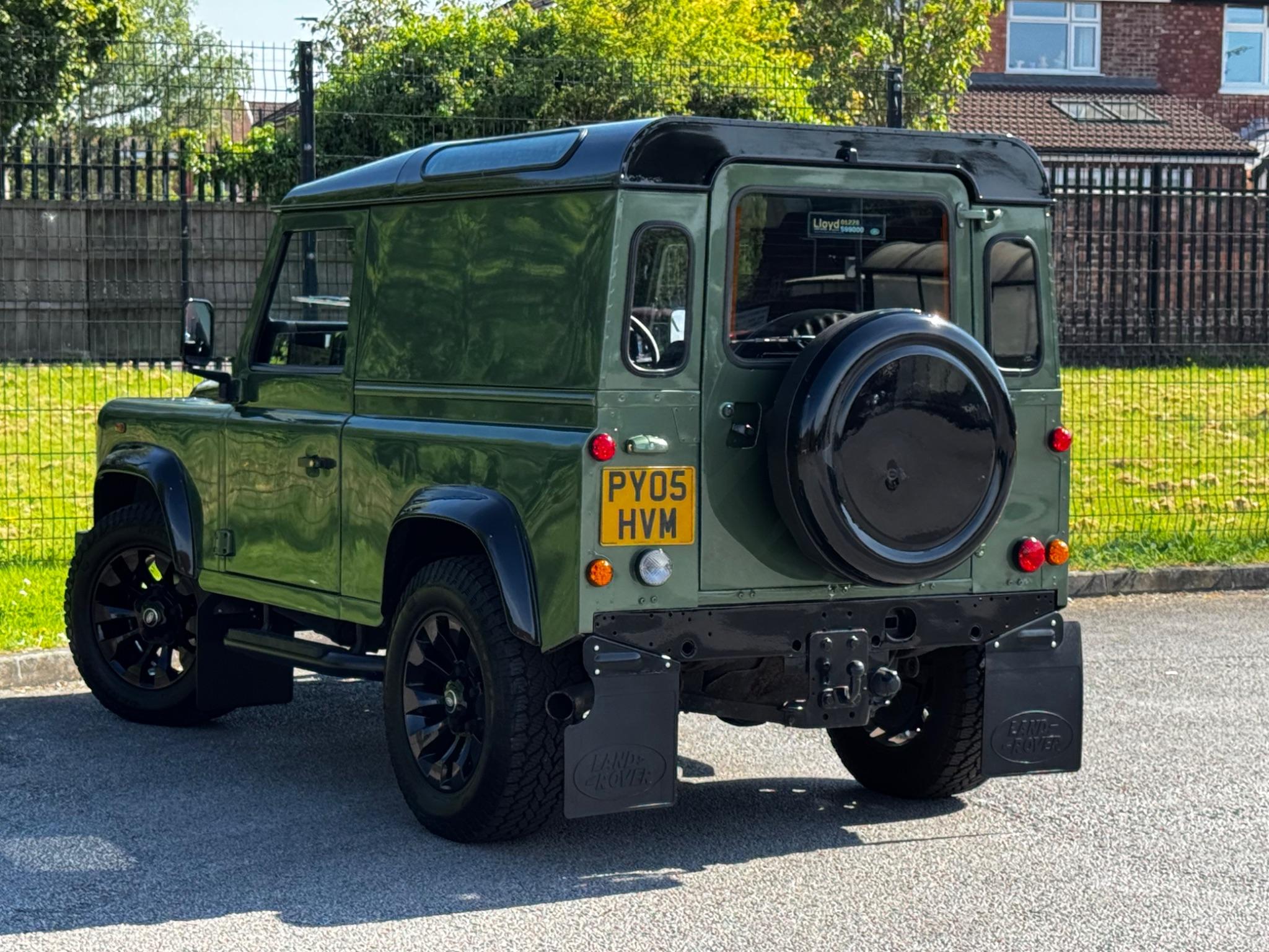 Land Rover Defender view 17