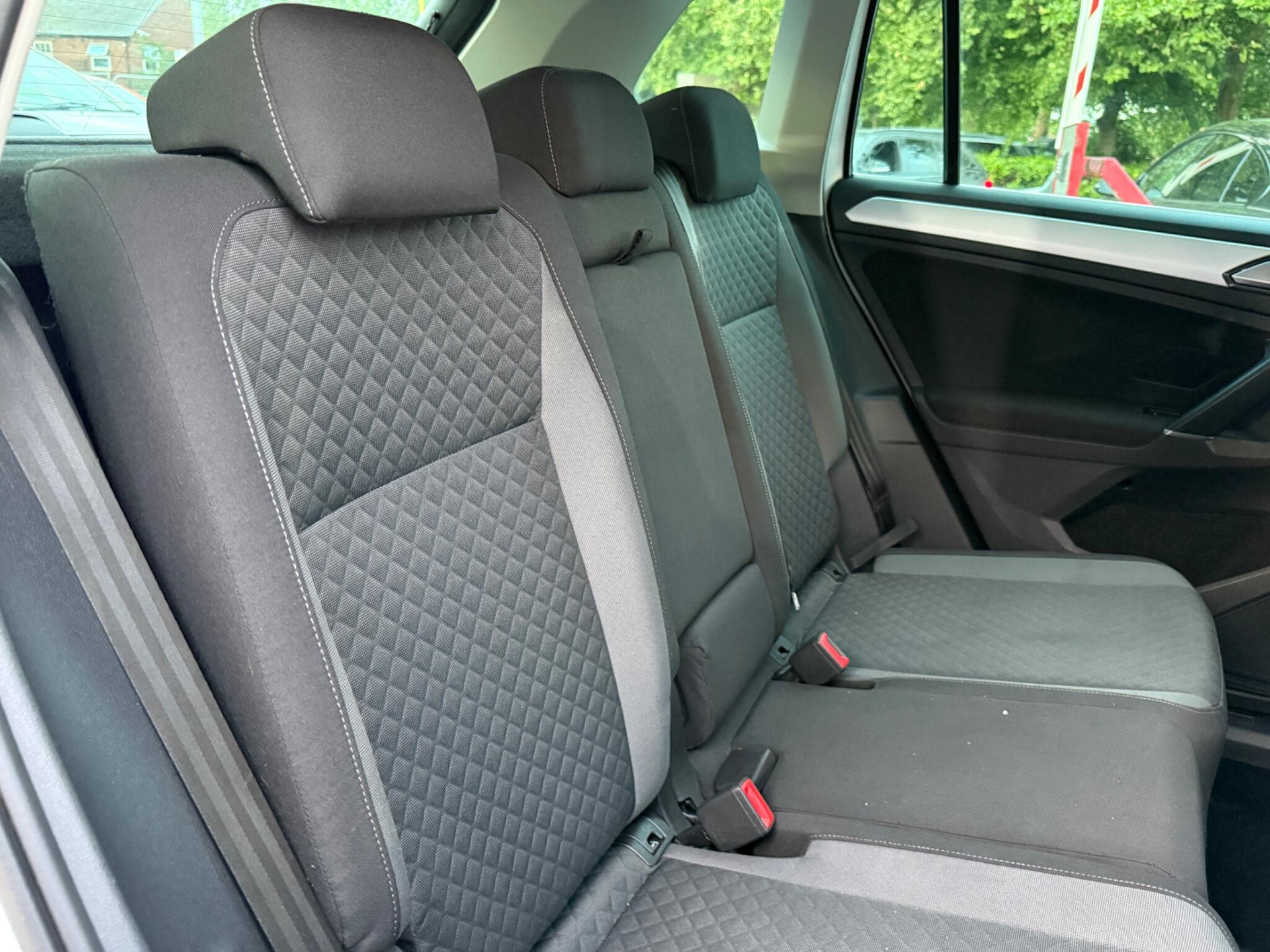Volkswagen Tiguan - Image 42