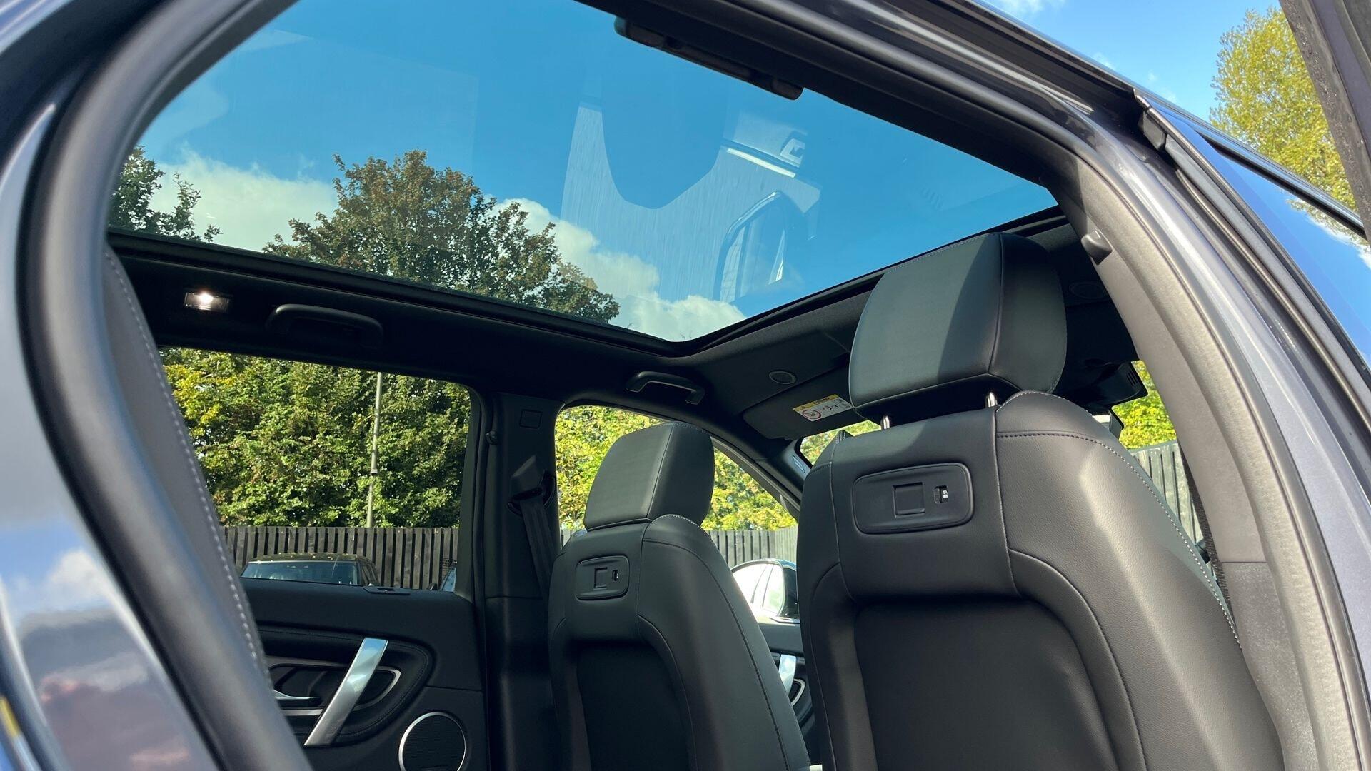 Land Rover Discovery Sport view 22