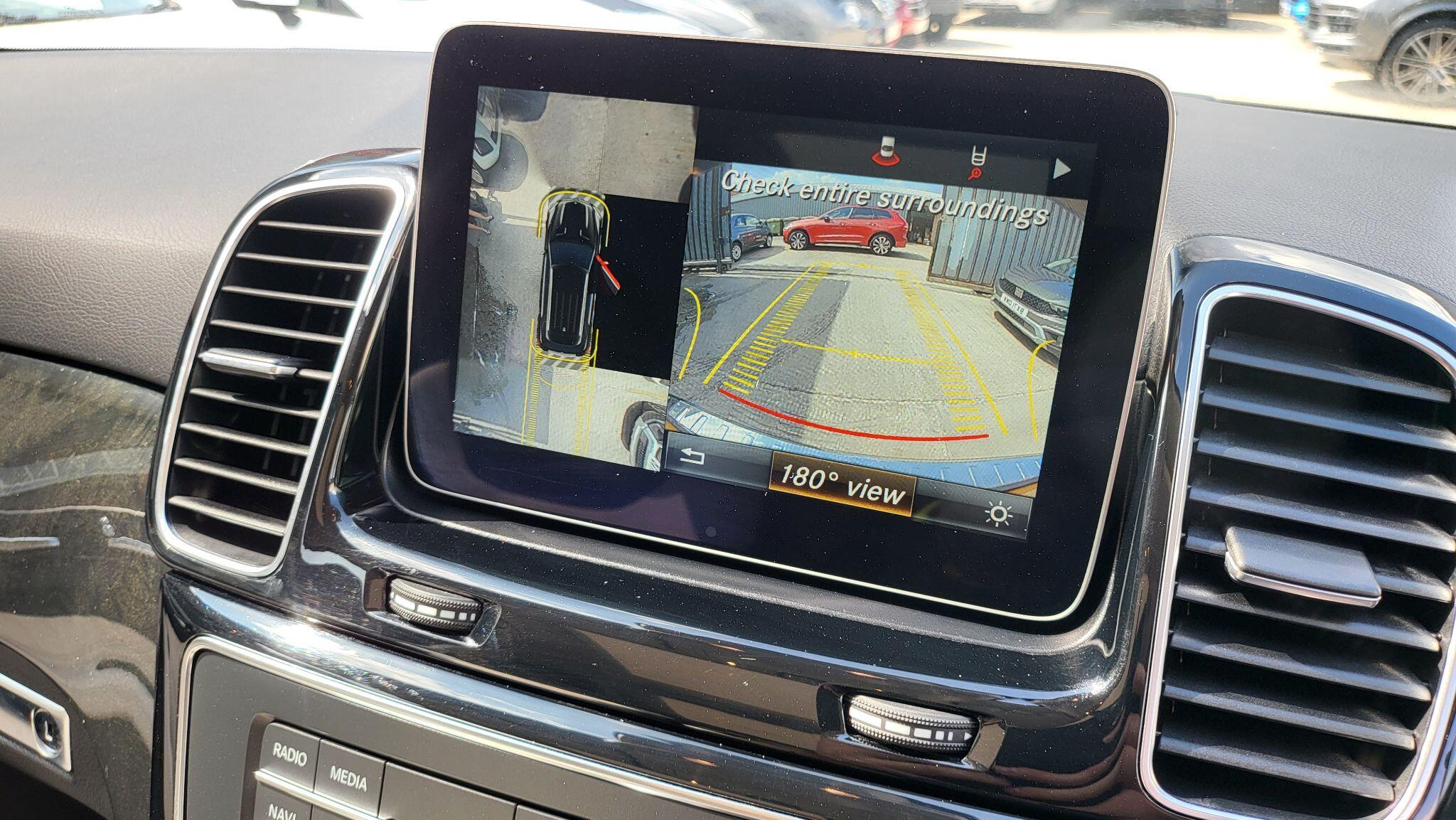 Mercedes-Benz Gle view 27