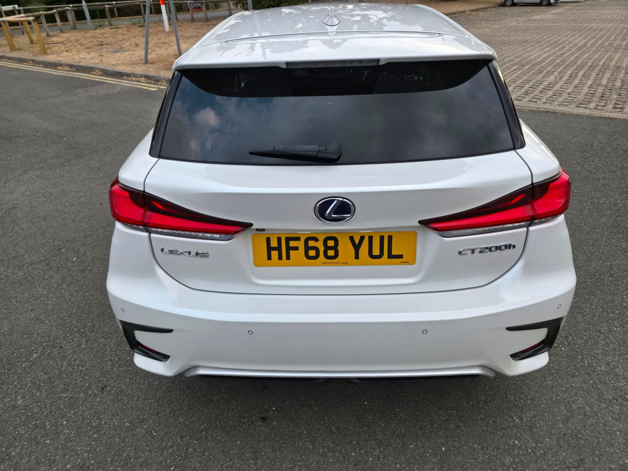 Lexus CT view 10