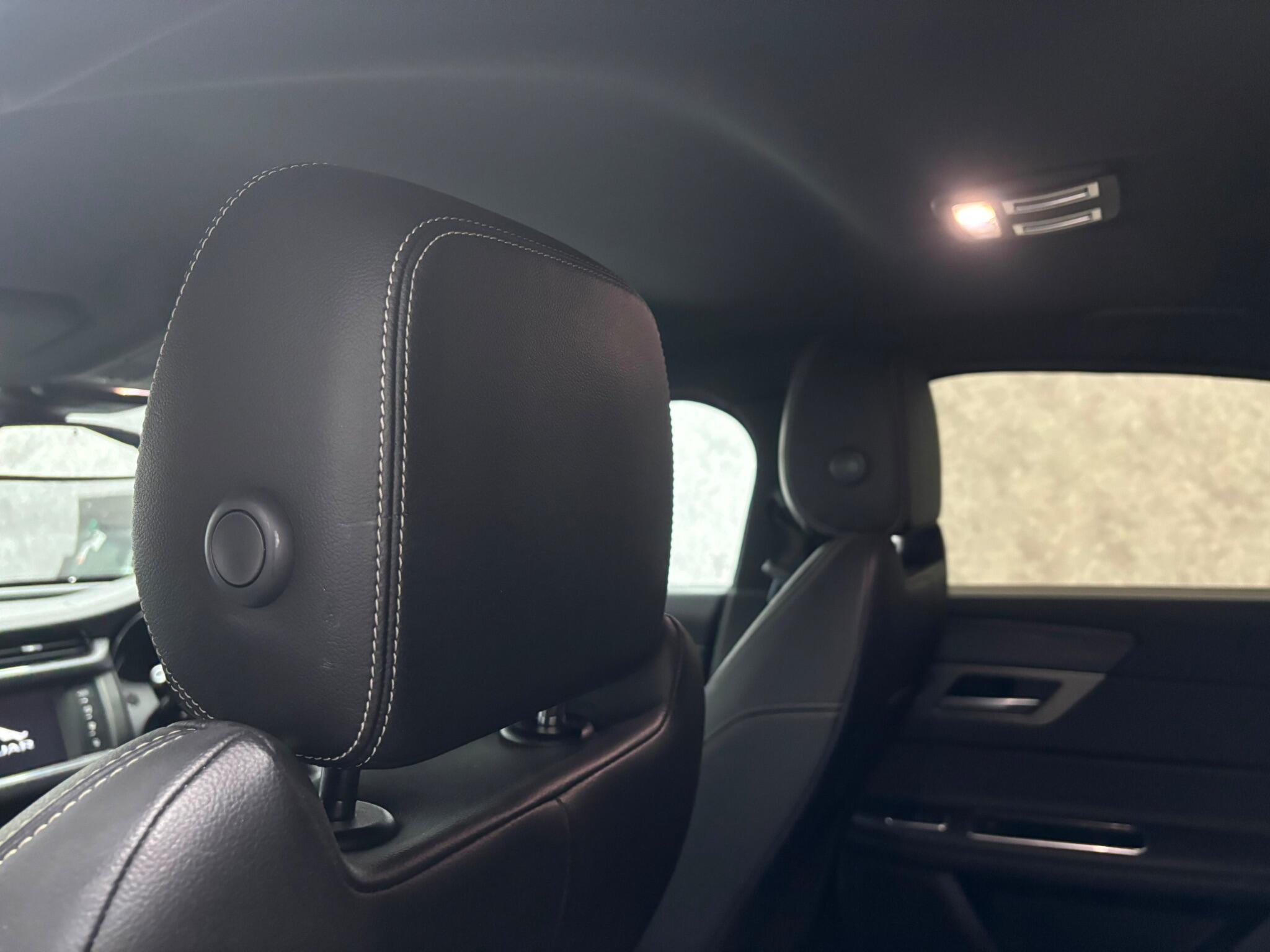 Jaguar XF view 32