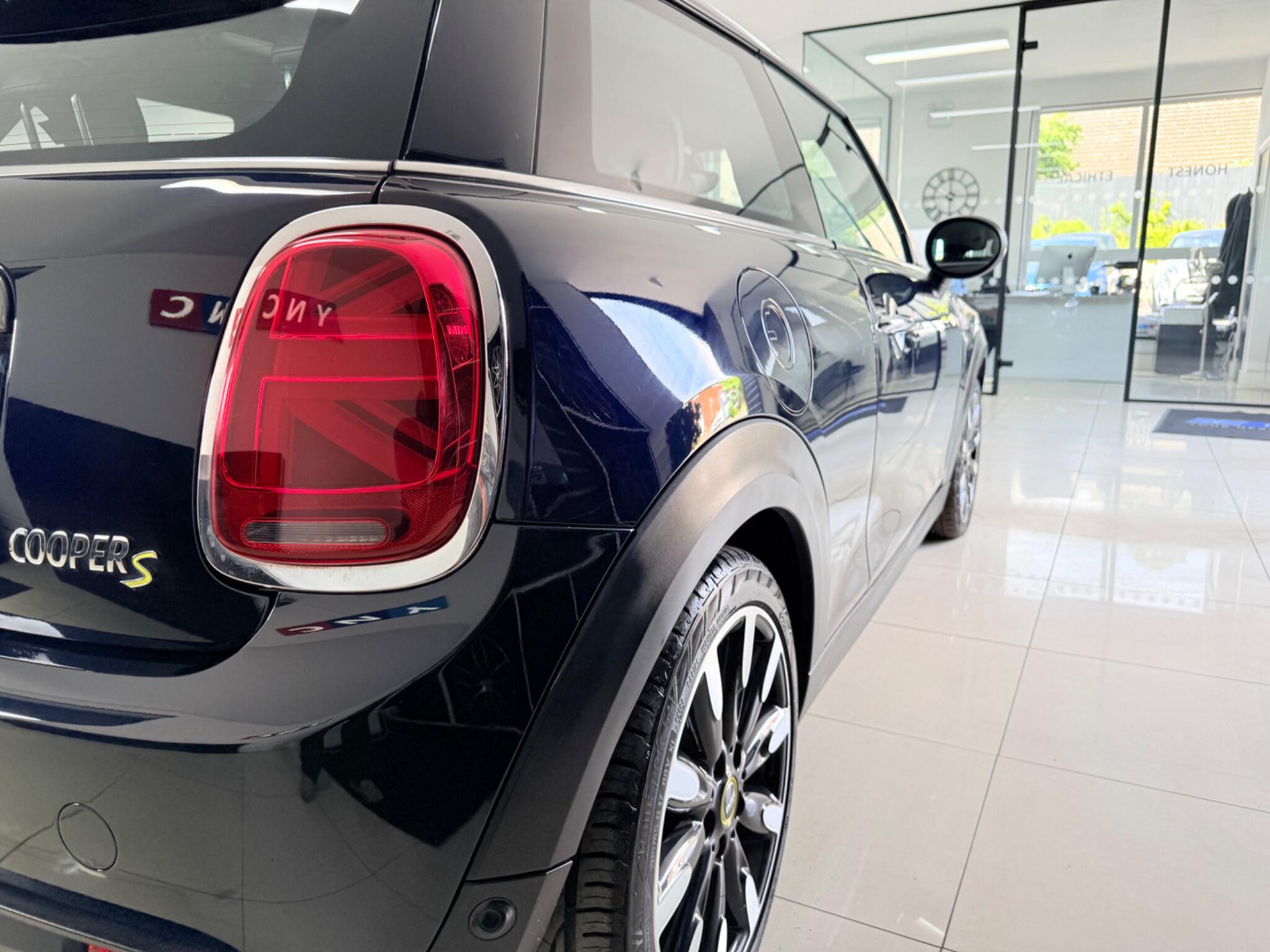 MINI Hatch view 37
