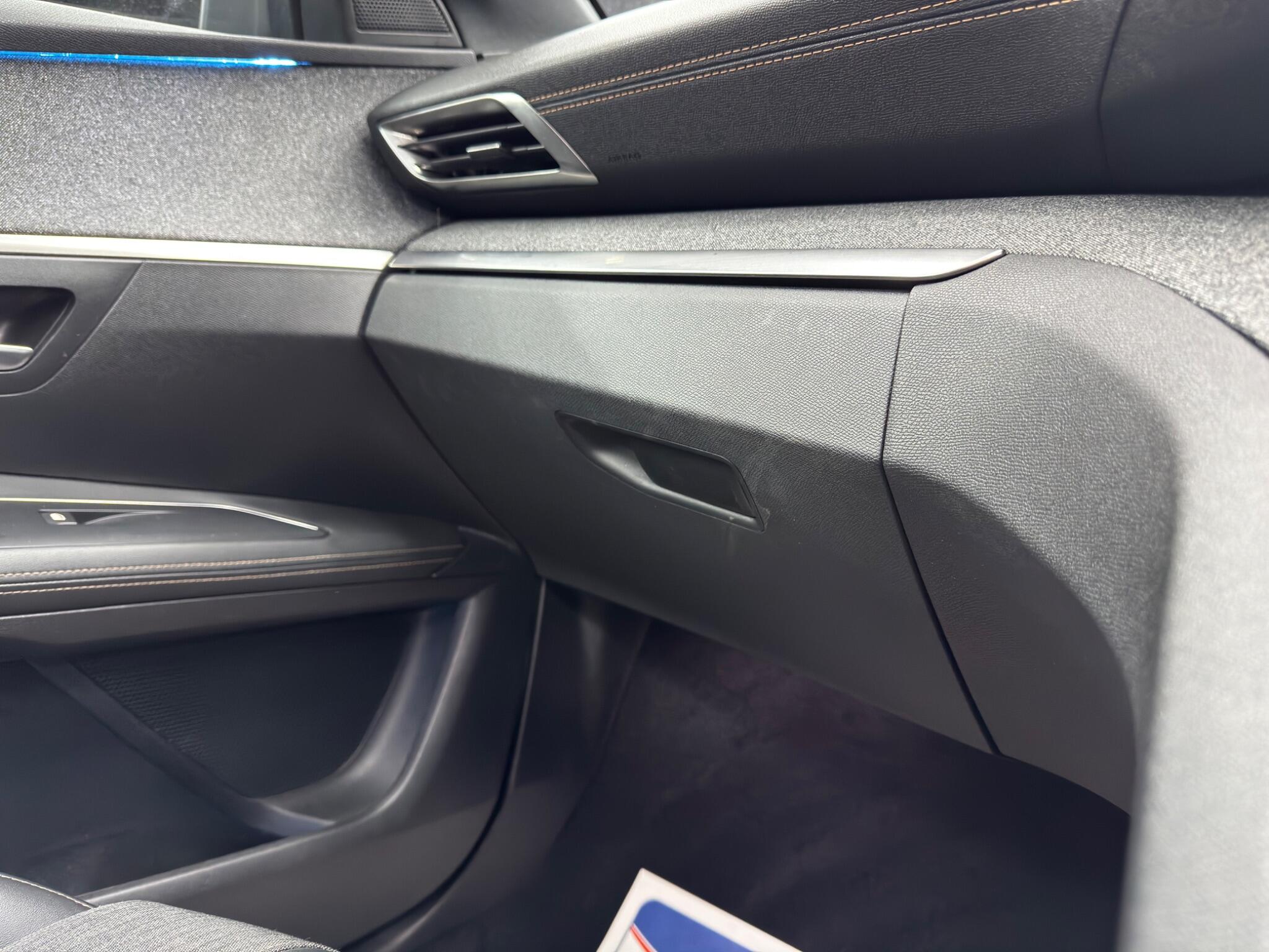 Peugeot 3008 view 34
