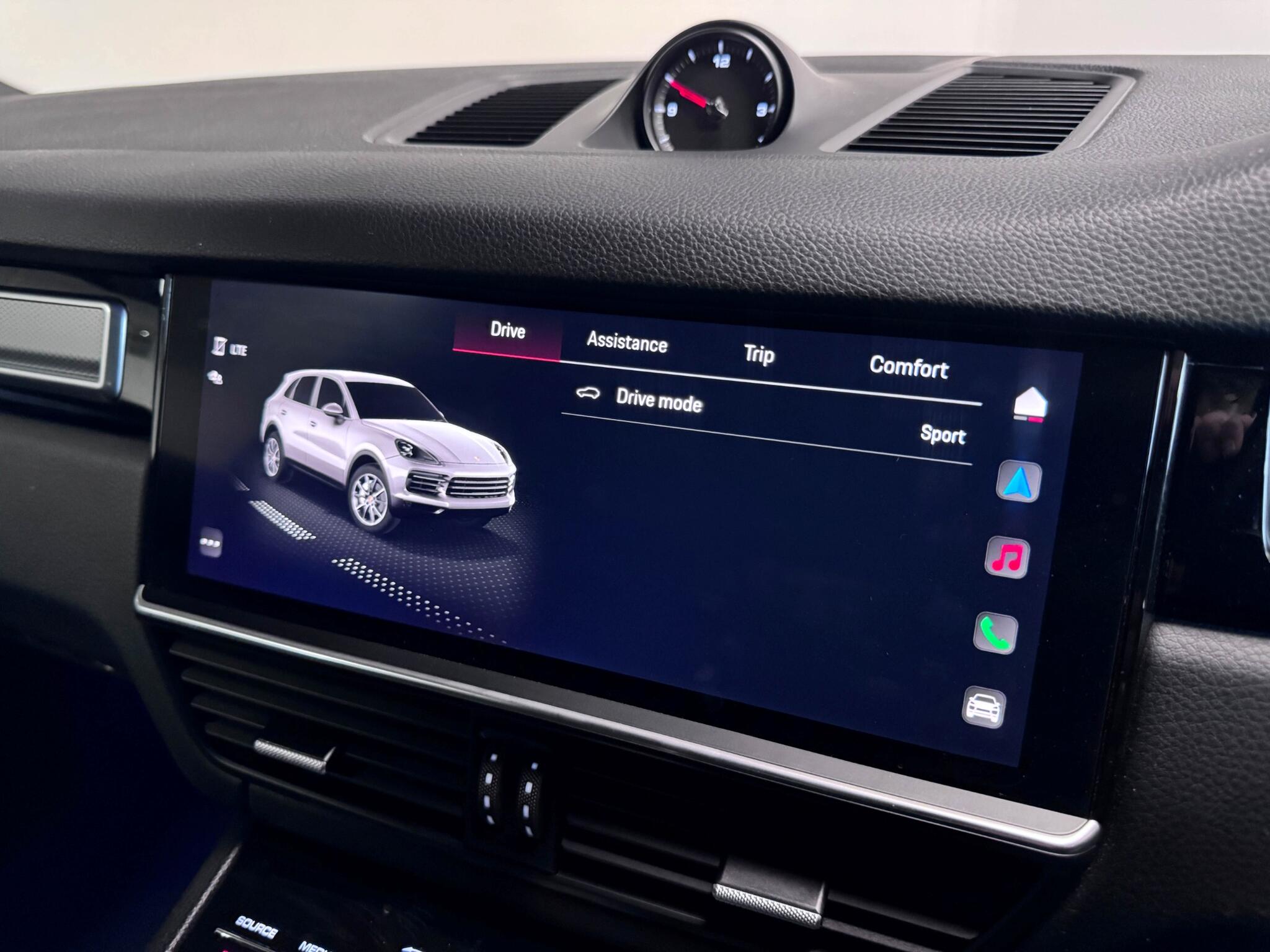 Porsche Cayenne view 47