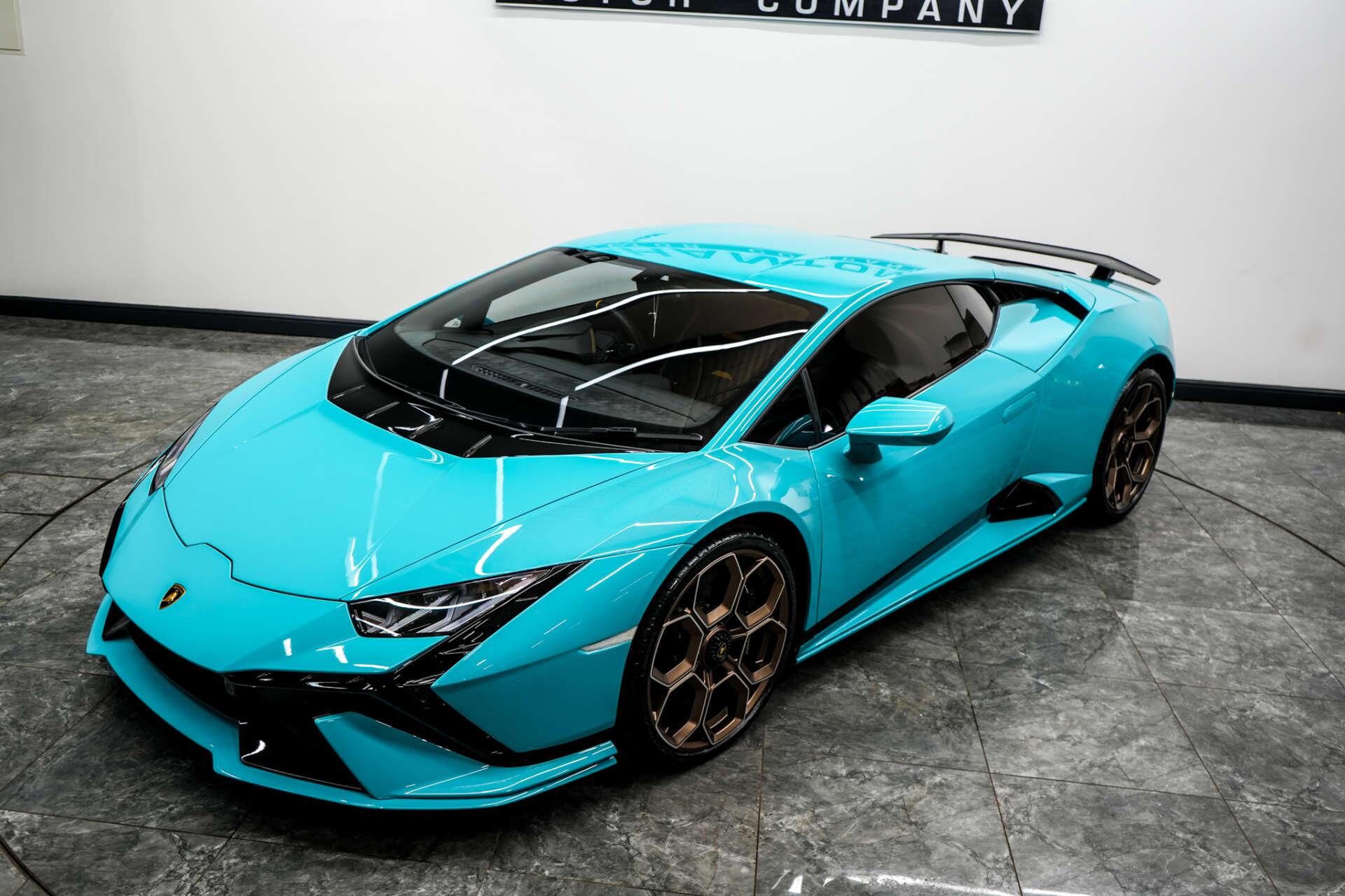Lamborghini Huracan view 9
