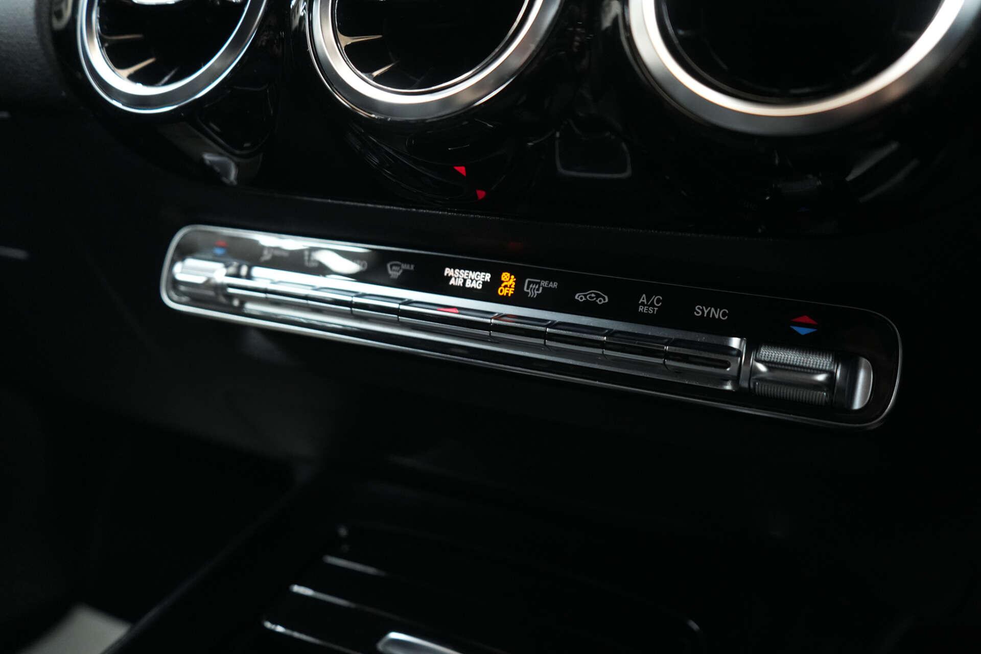 Mercedes-Benz Gla view 25