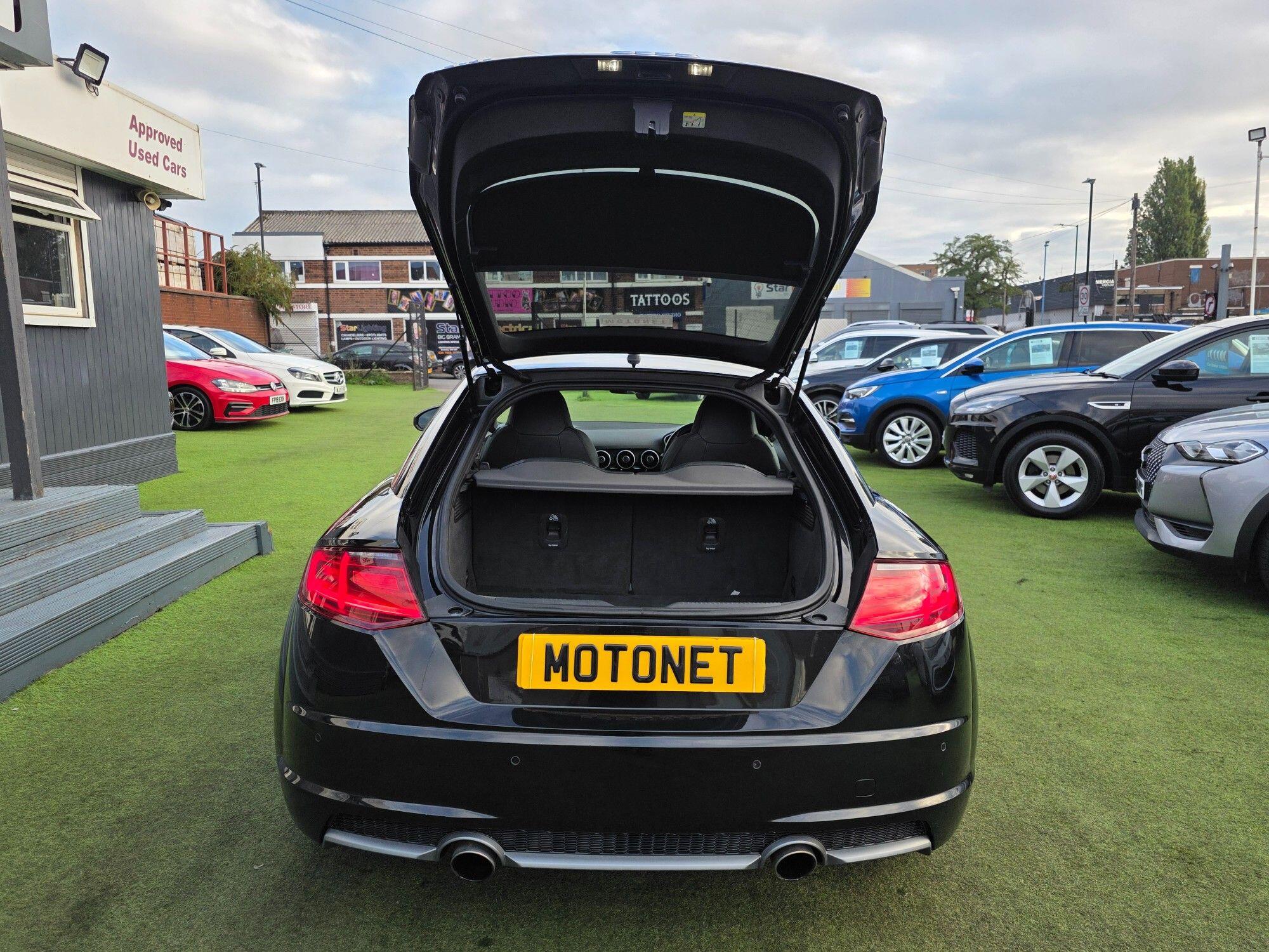 Audi TT view 15