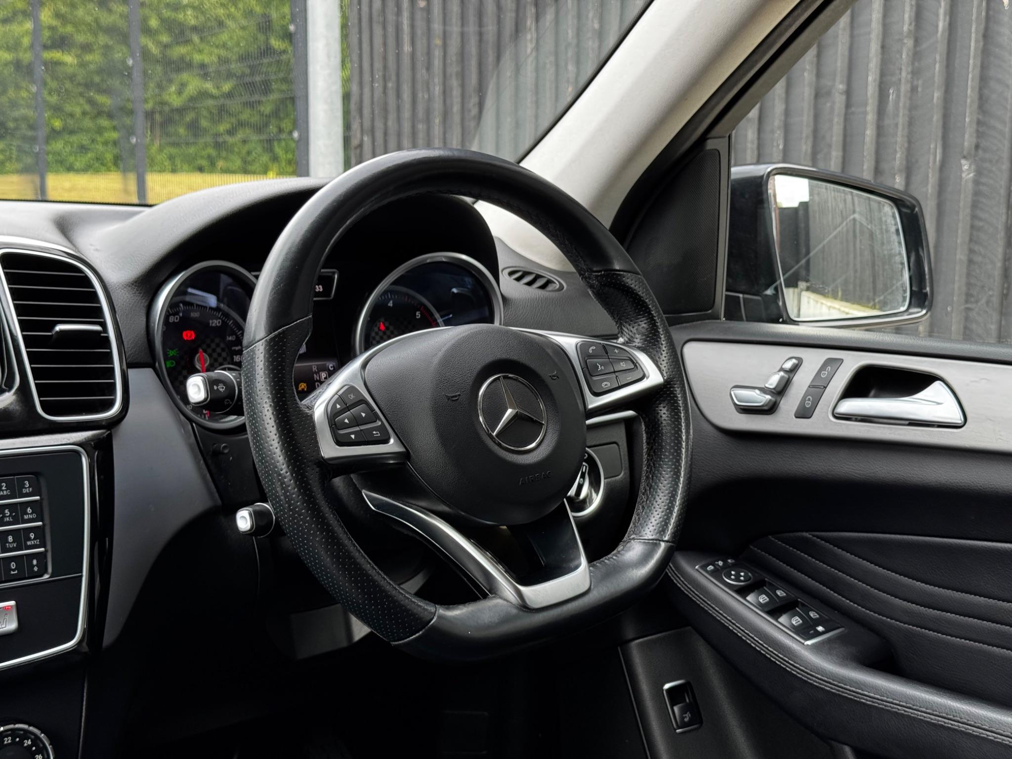 Mercedes-Benz Gle view 28