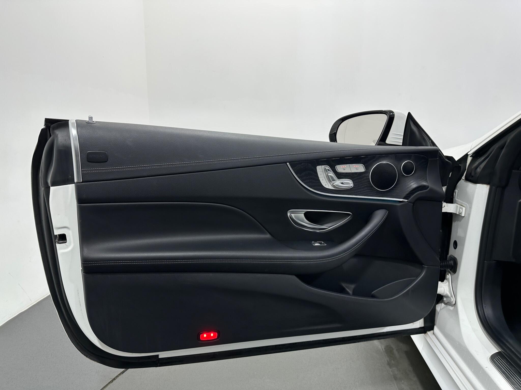 Mercedes-Benz E-Class view 42