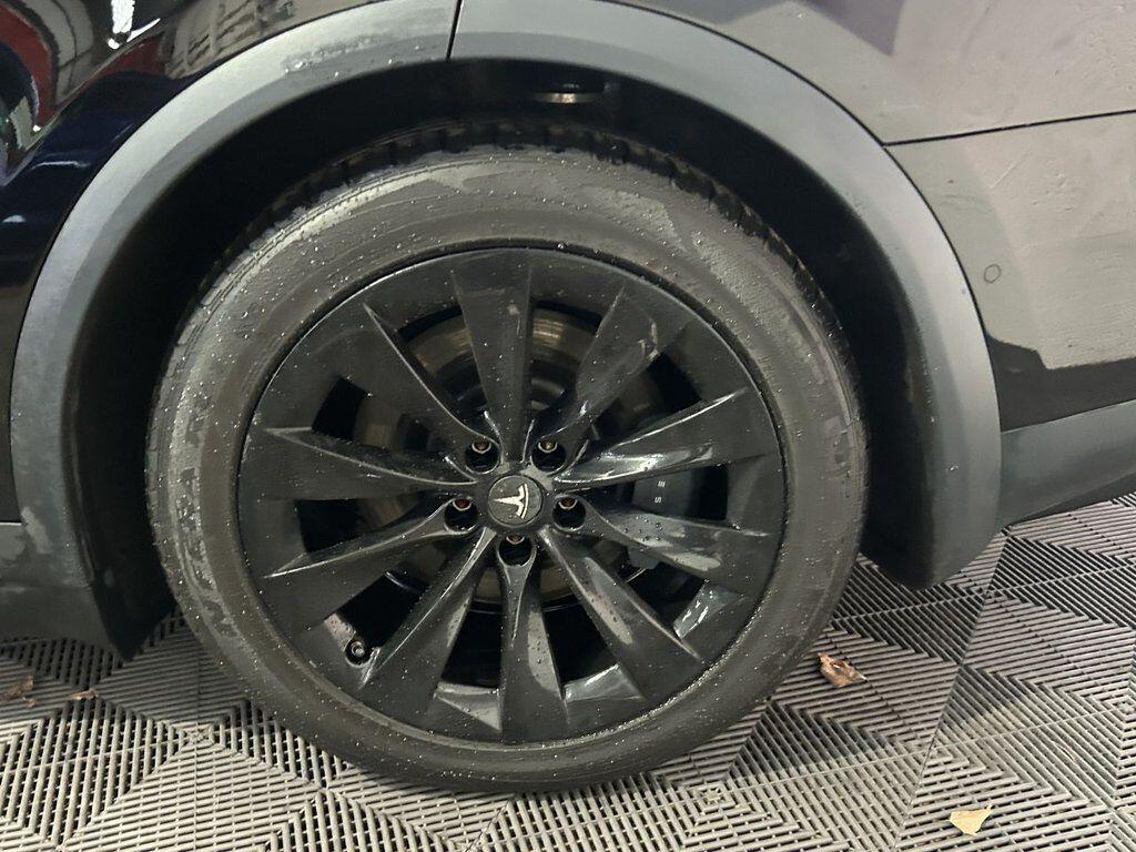 Tesla Model X view 27