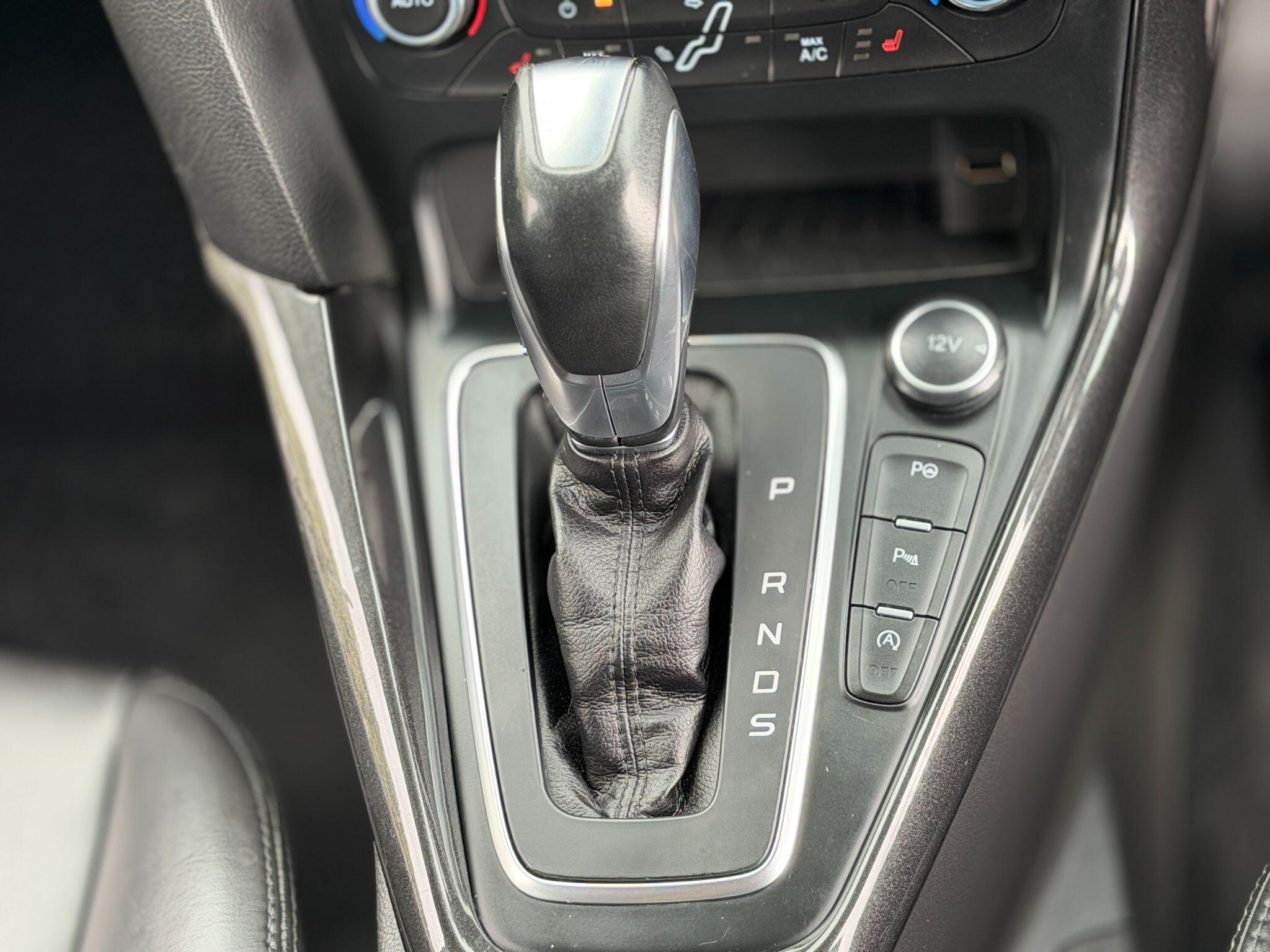 Ford Focus view 39