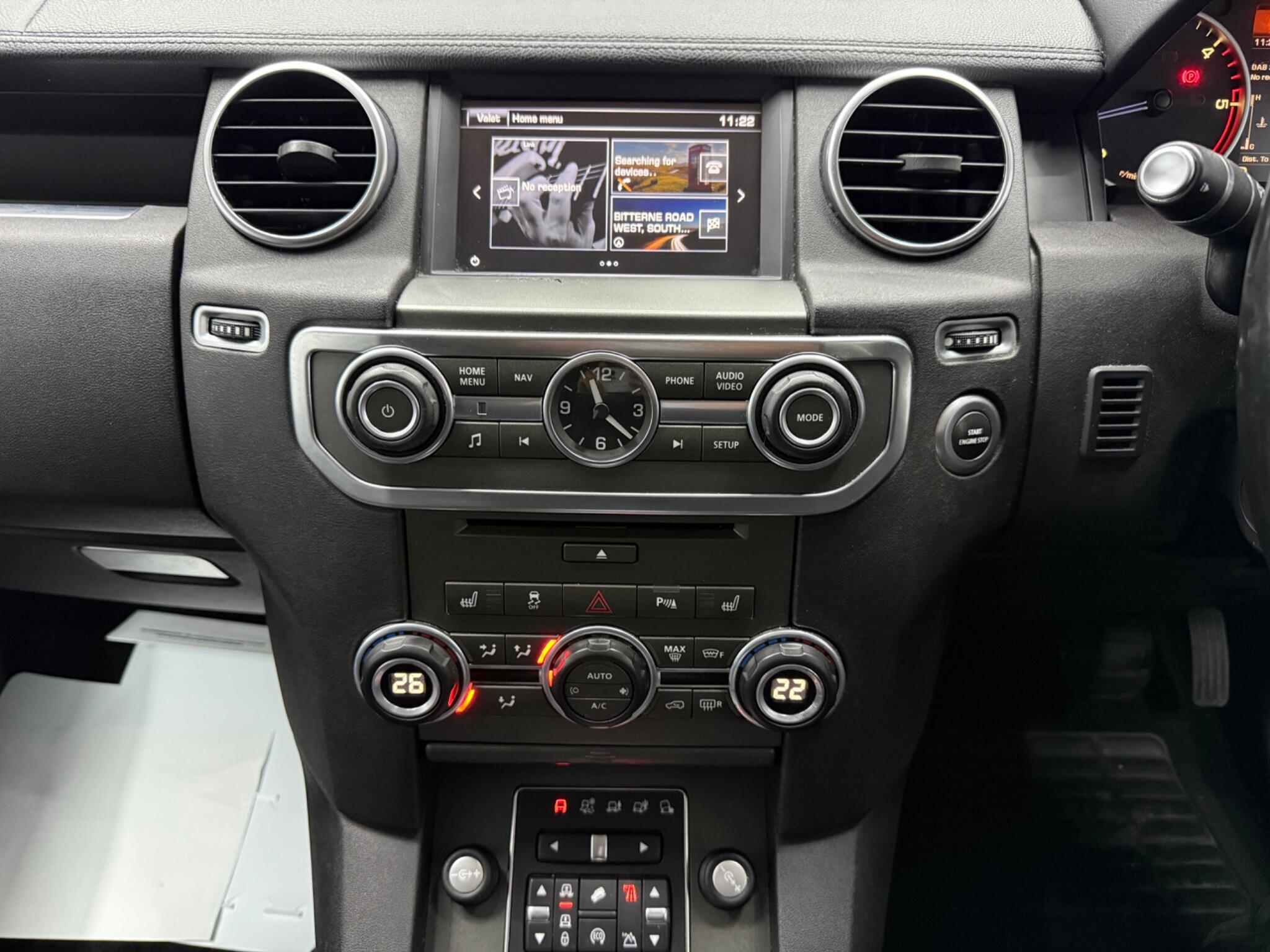 Land Rover Discovery 4 view 16