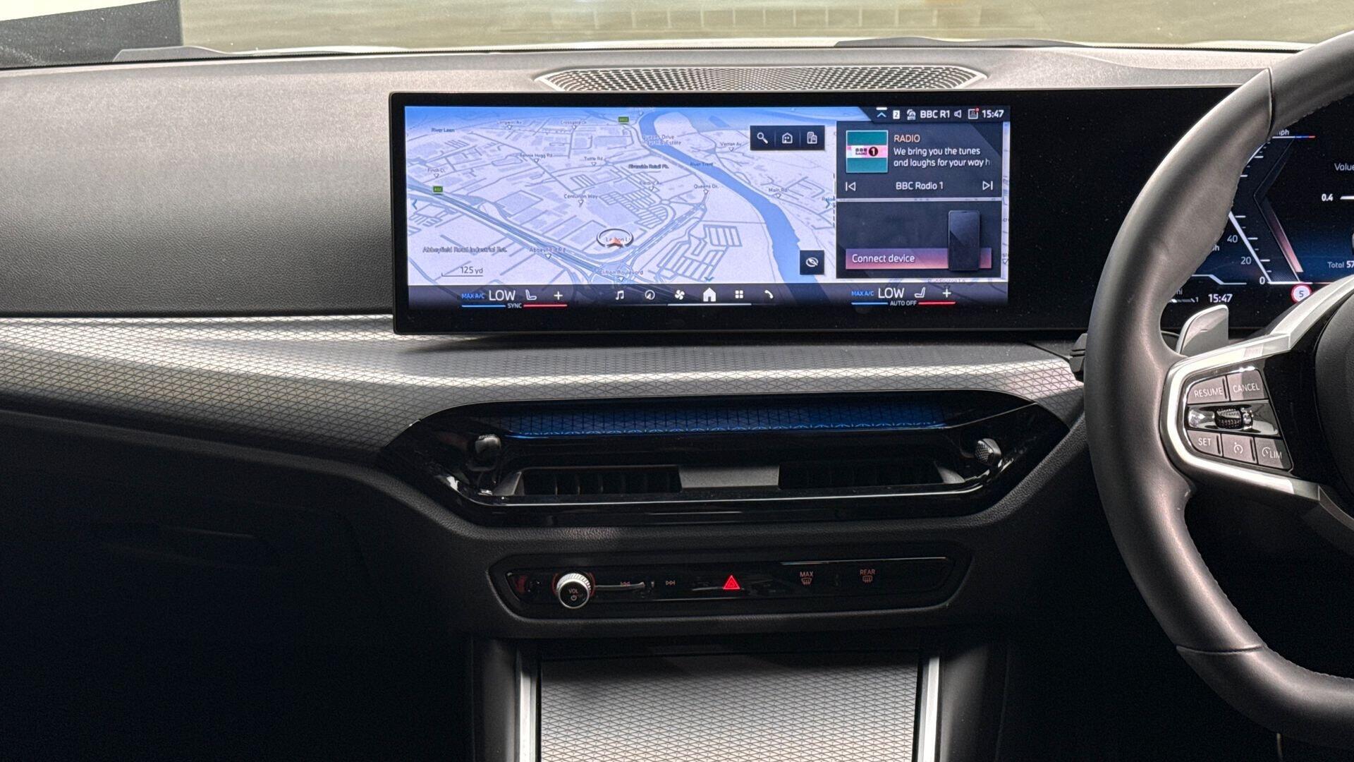 BMW 3 Series view 8