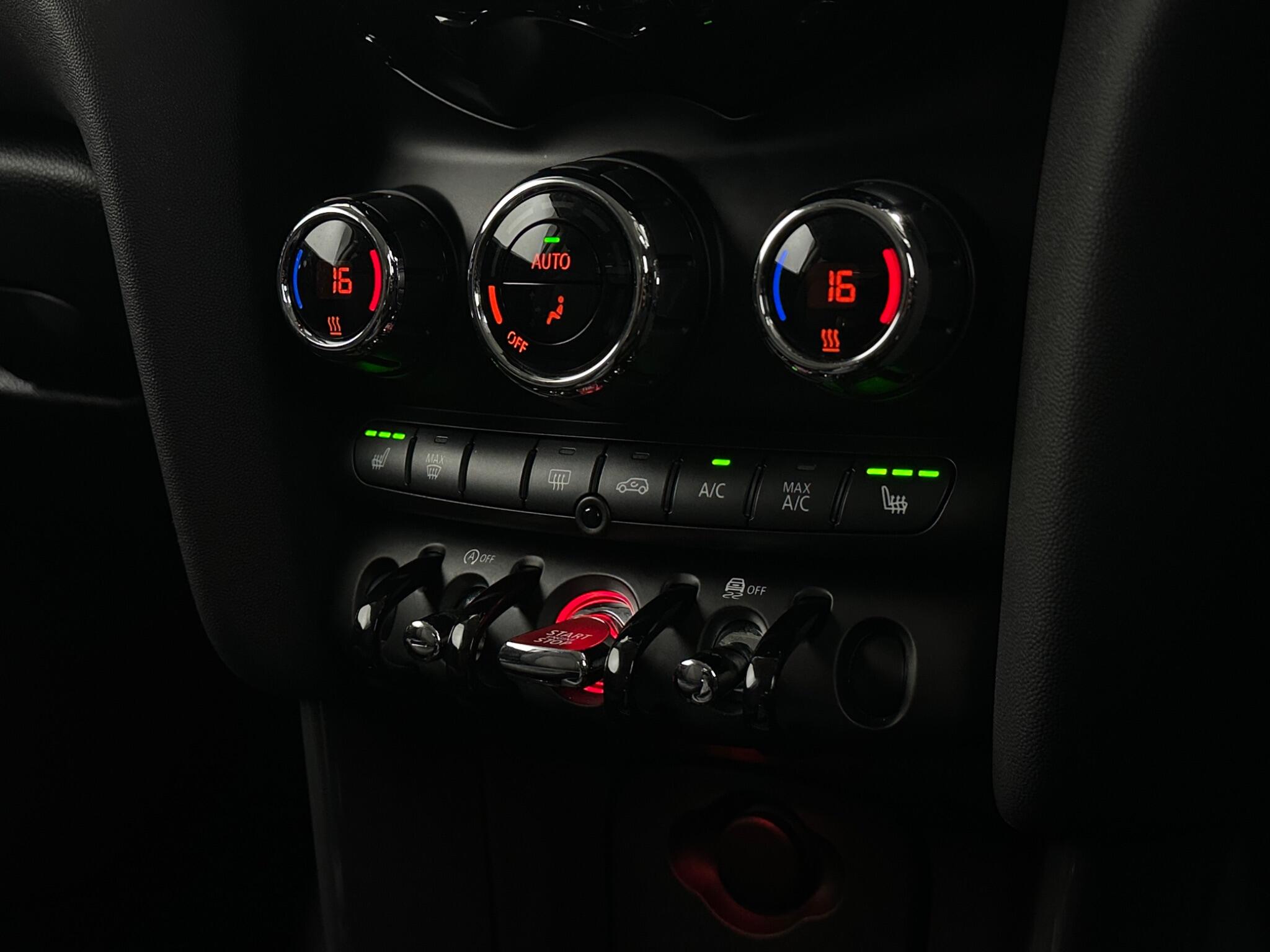 Mini Hatch view 21